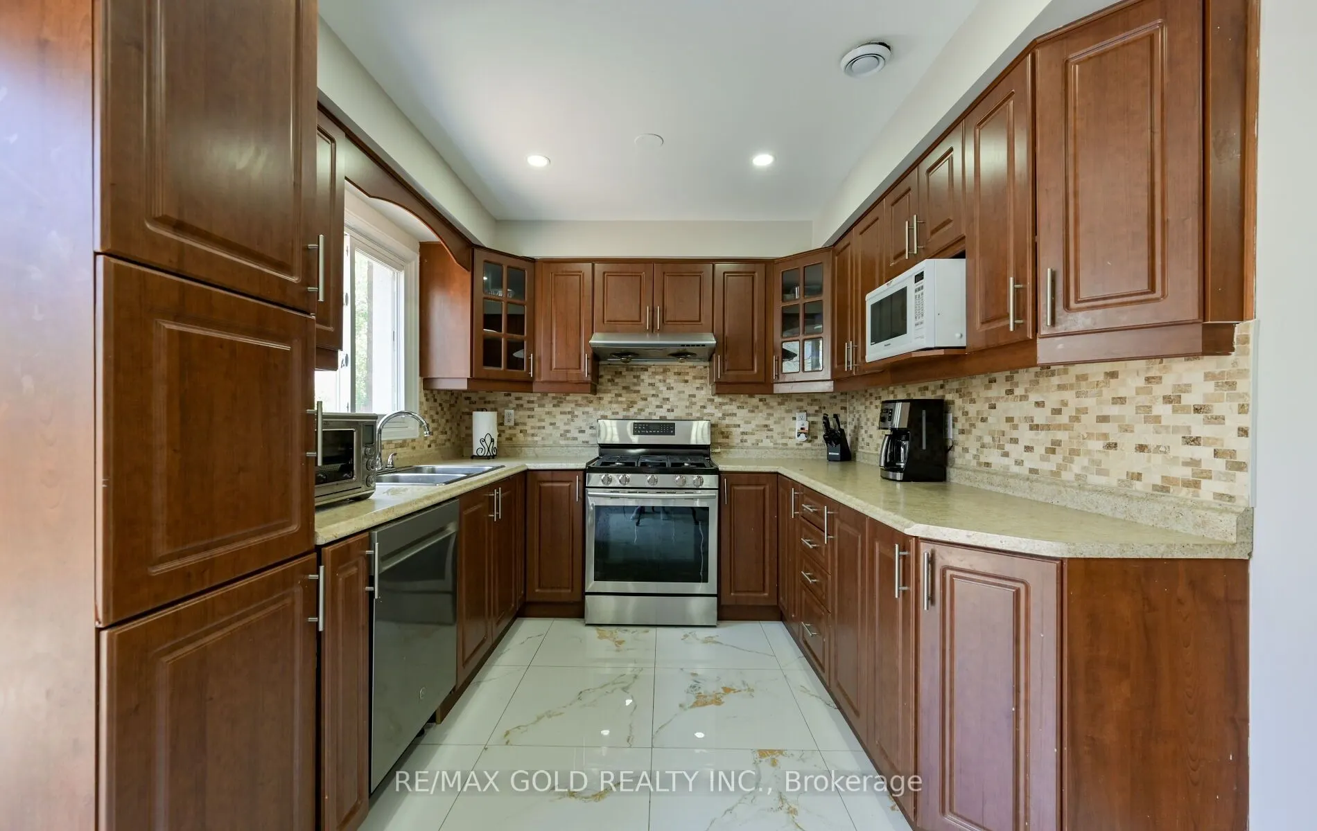 171 Fernforest Drive