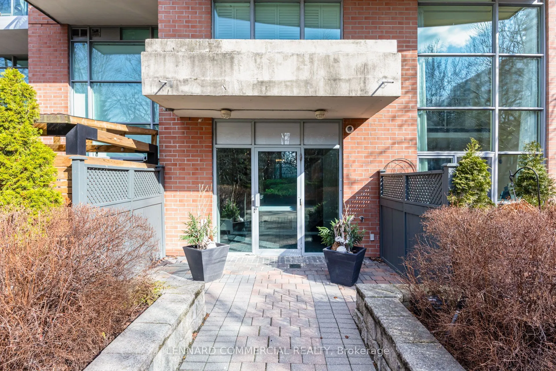 200 Manitoba Street #417