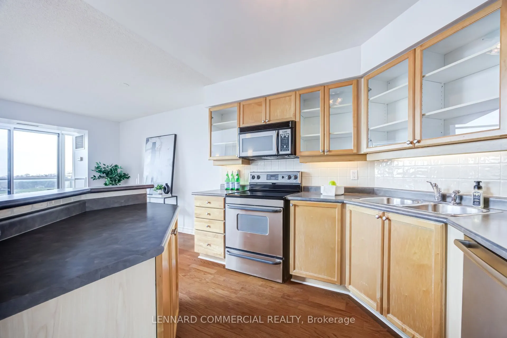 200 Manitoba Street #417