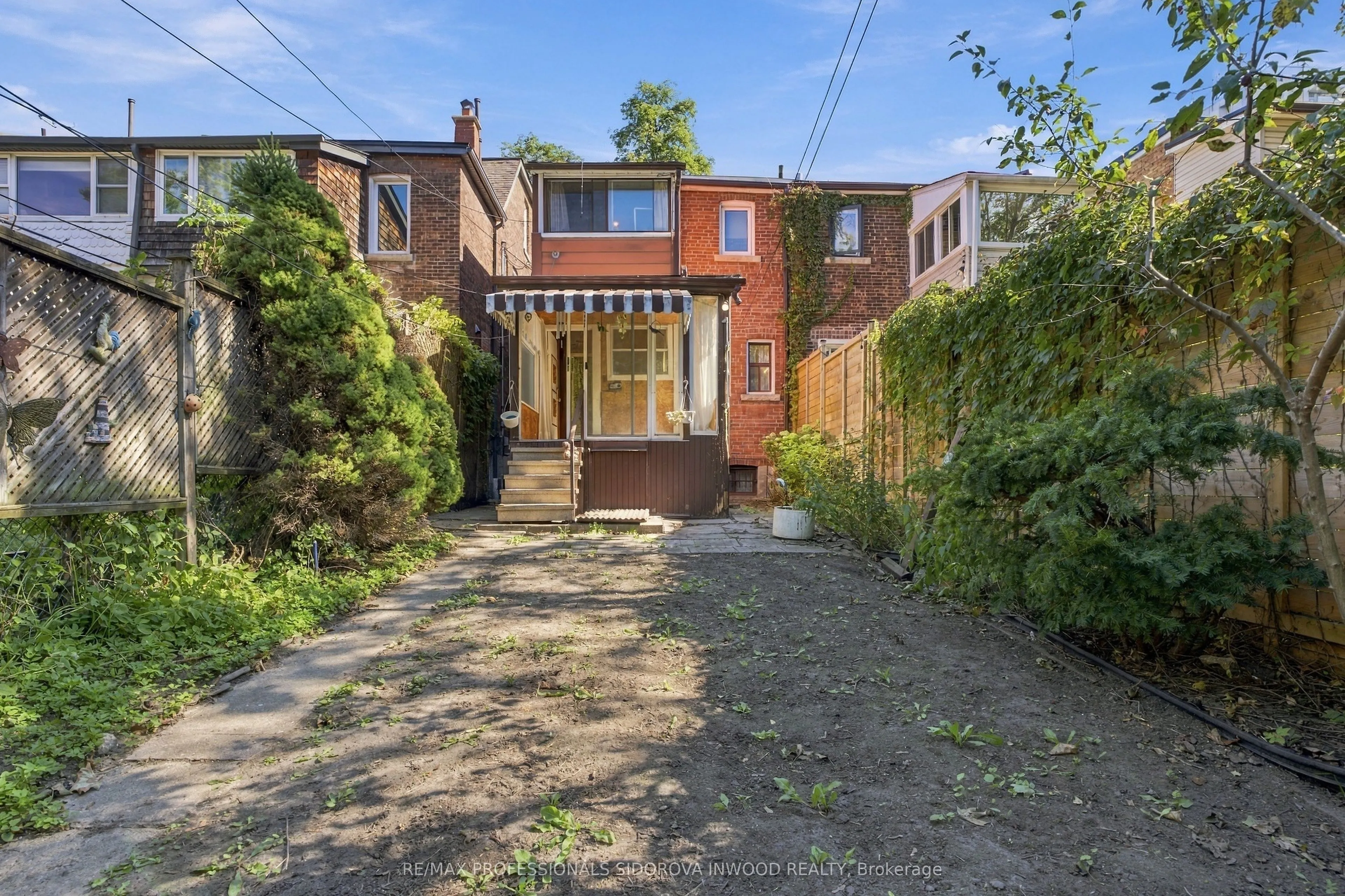 172 Quebec Avenue