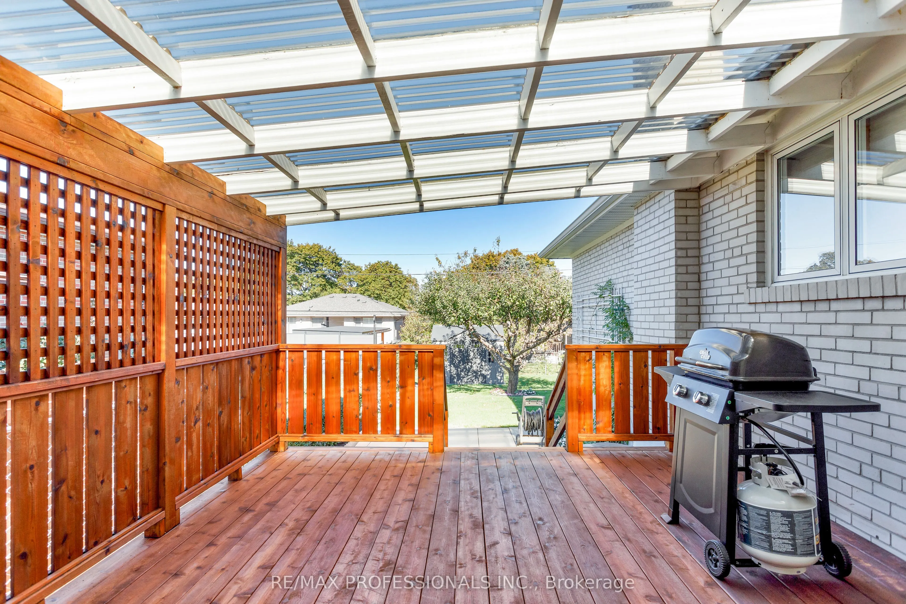 302 La Rose Avenue