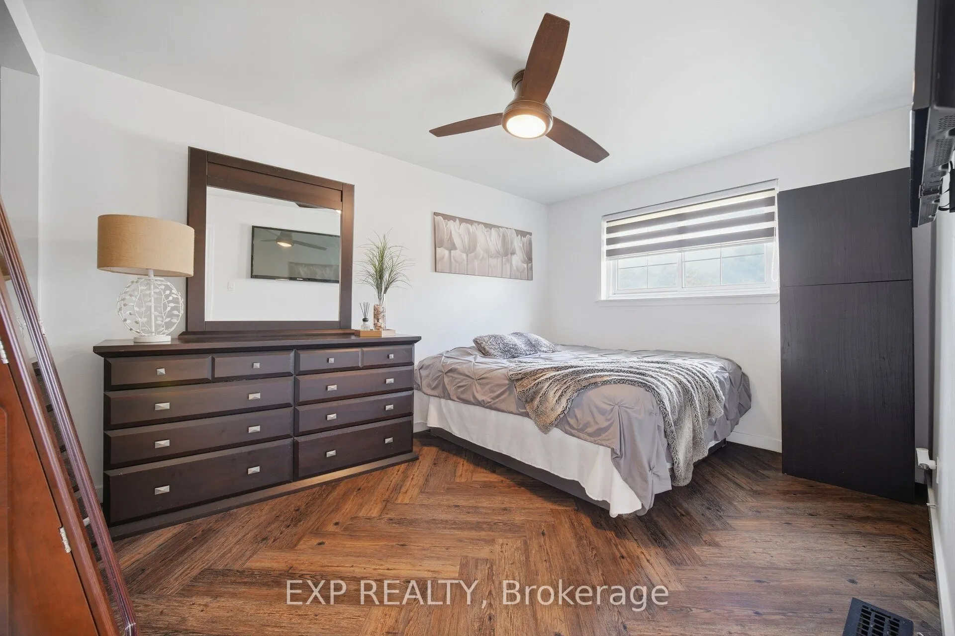 1262 Kelly Road