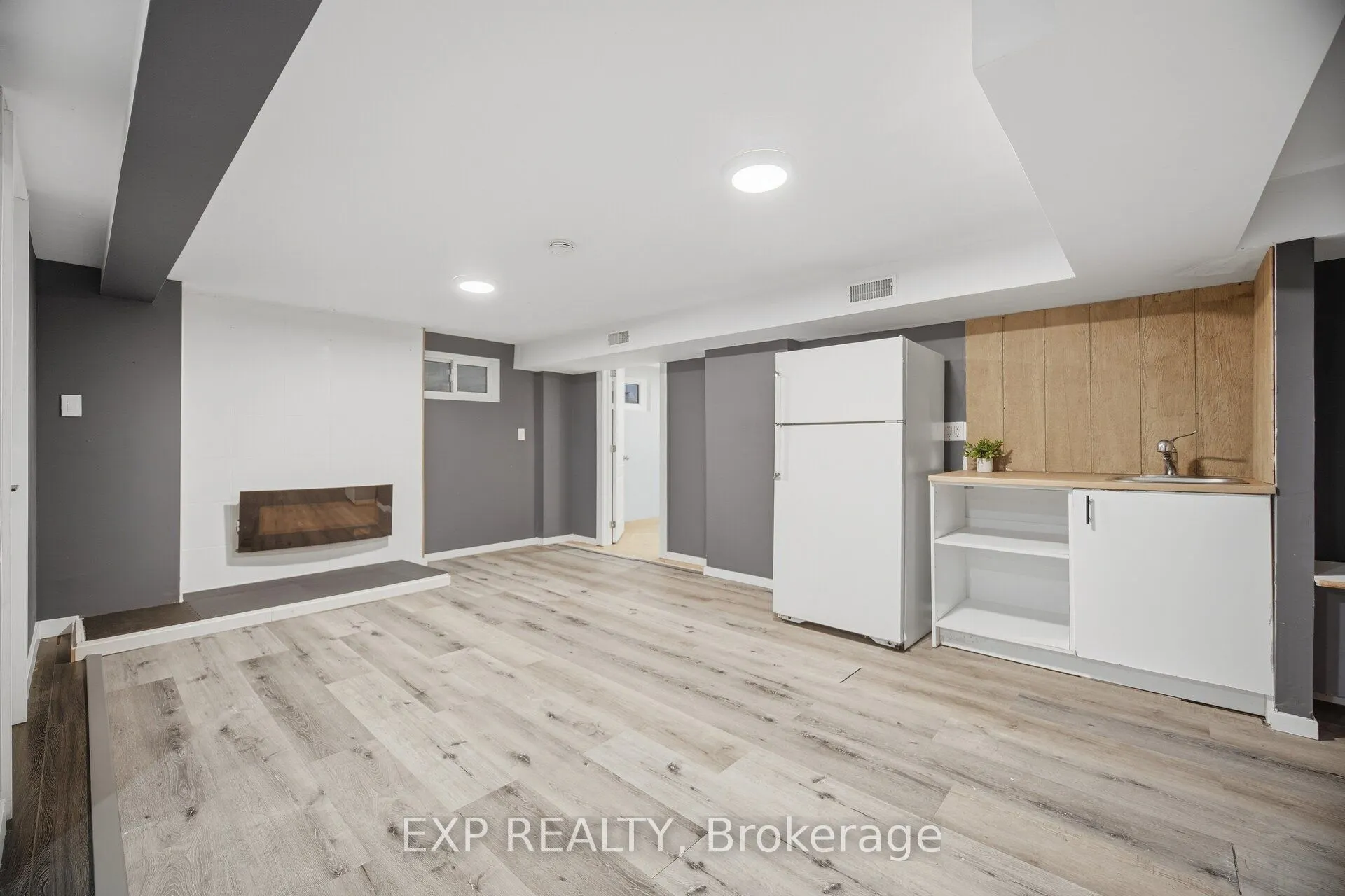 1262 Kelly Road