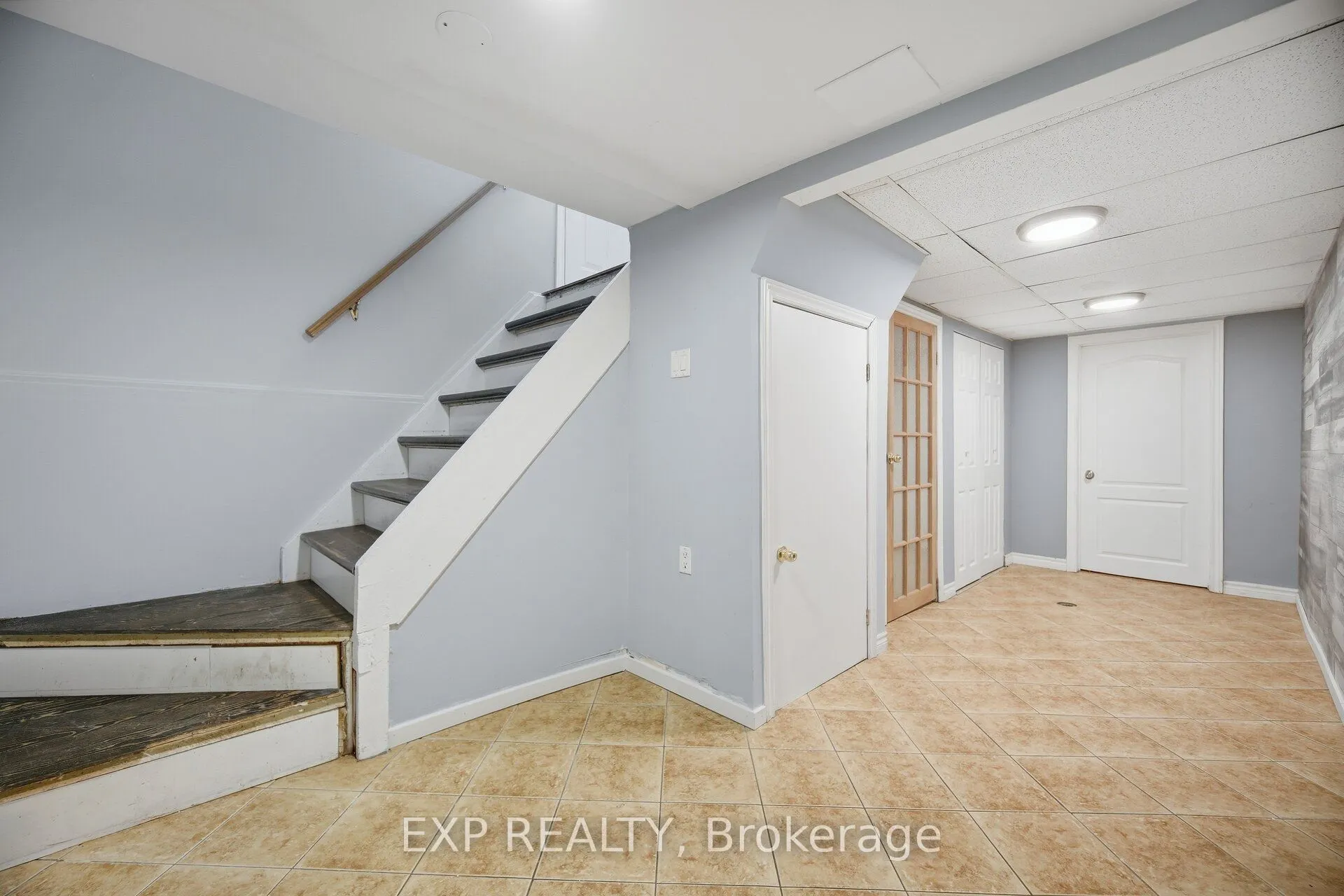 1262 Kelly Road
