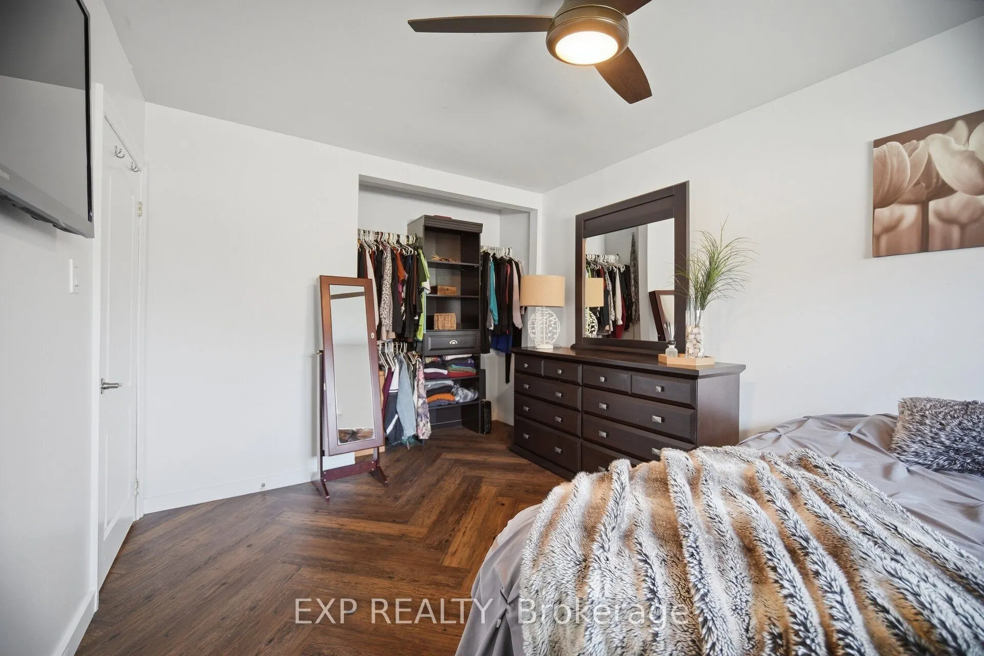 1262 Kelly Road