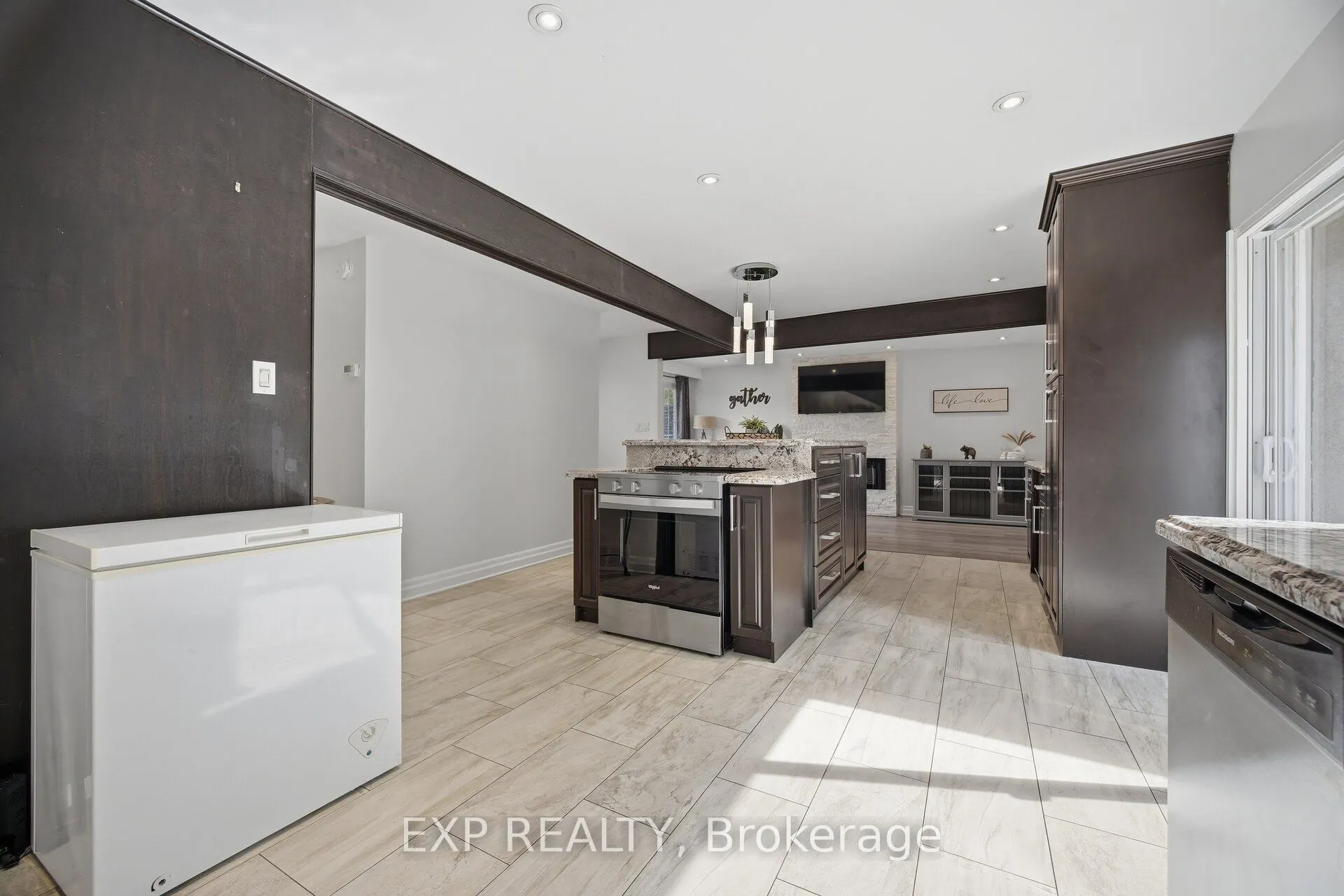 1262 Kelly Road