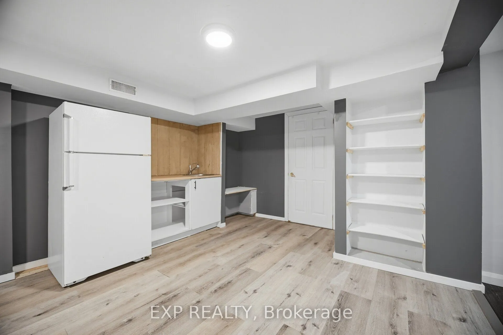 1262 Kelly Road