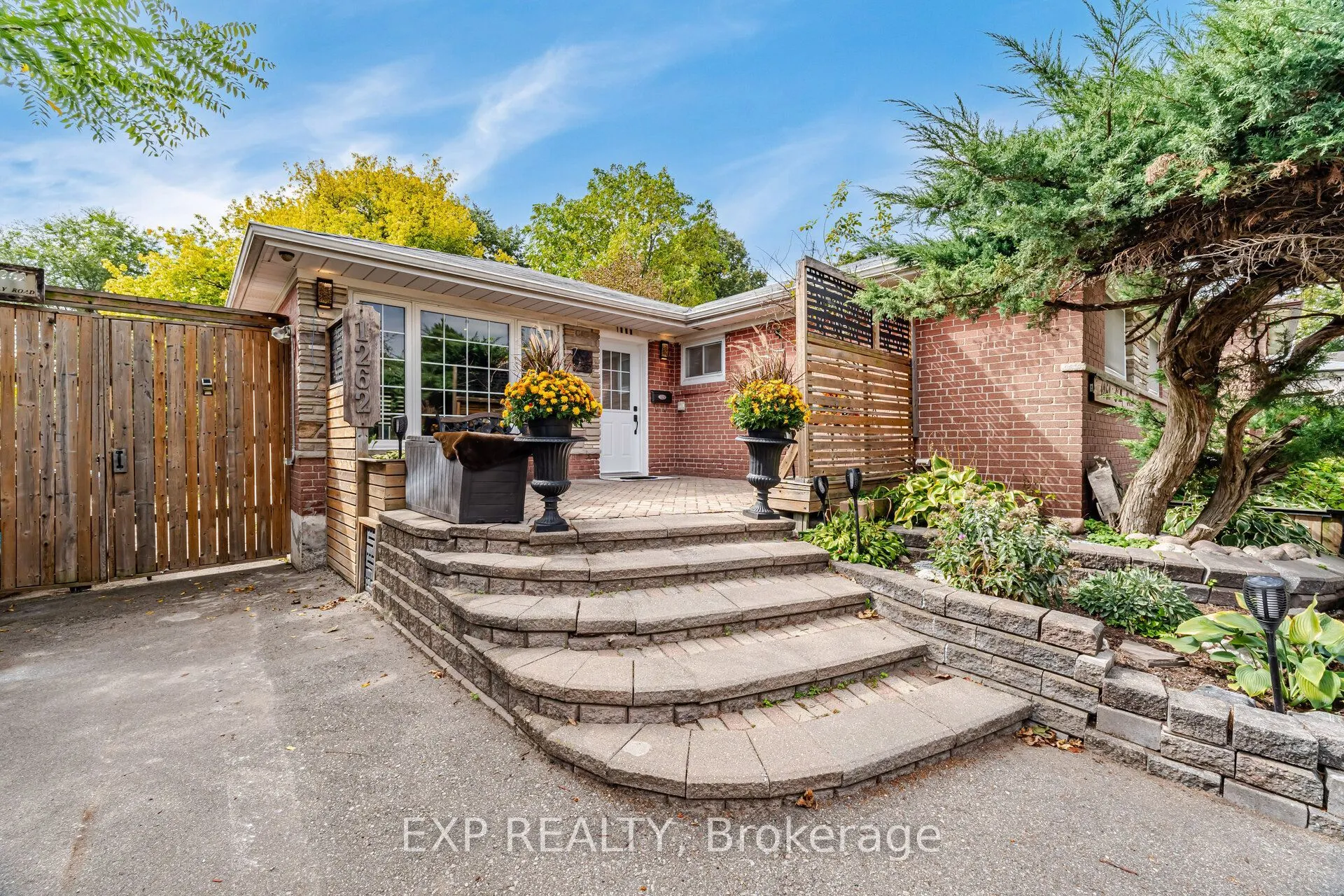 1262 Kelly Road
