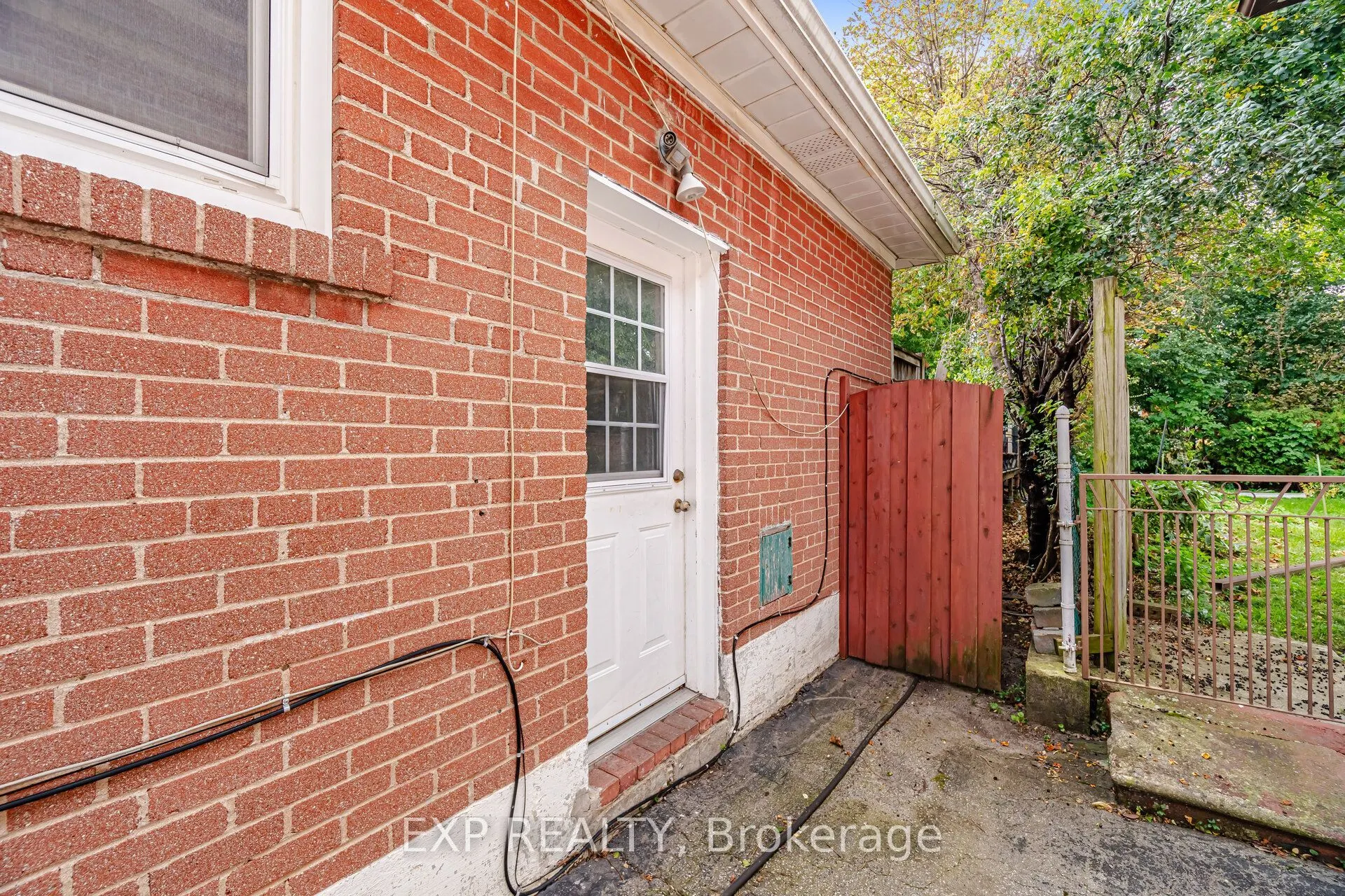 1262 Kelly Road