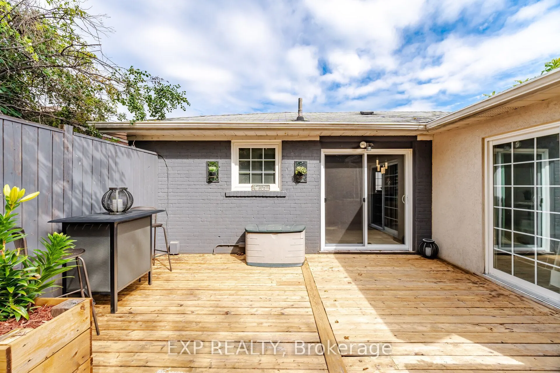 1262 Kelly Road