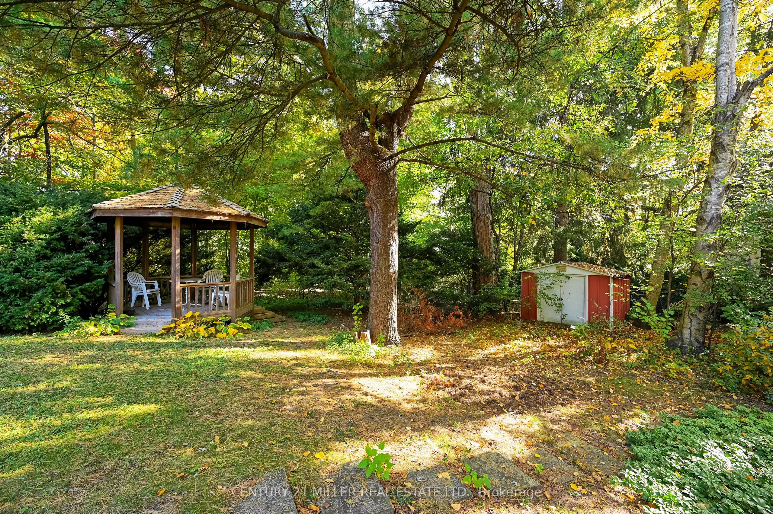 1296 Cumnock Crescent