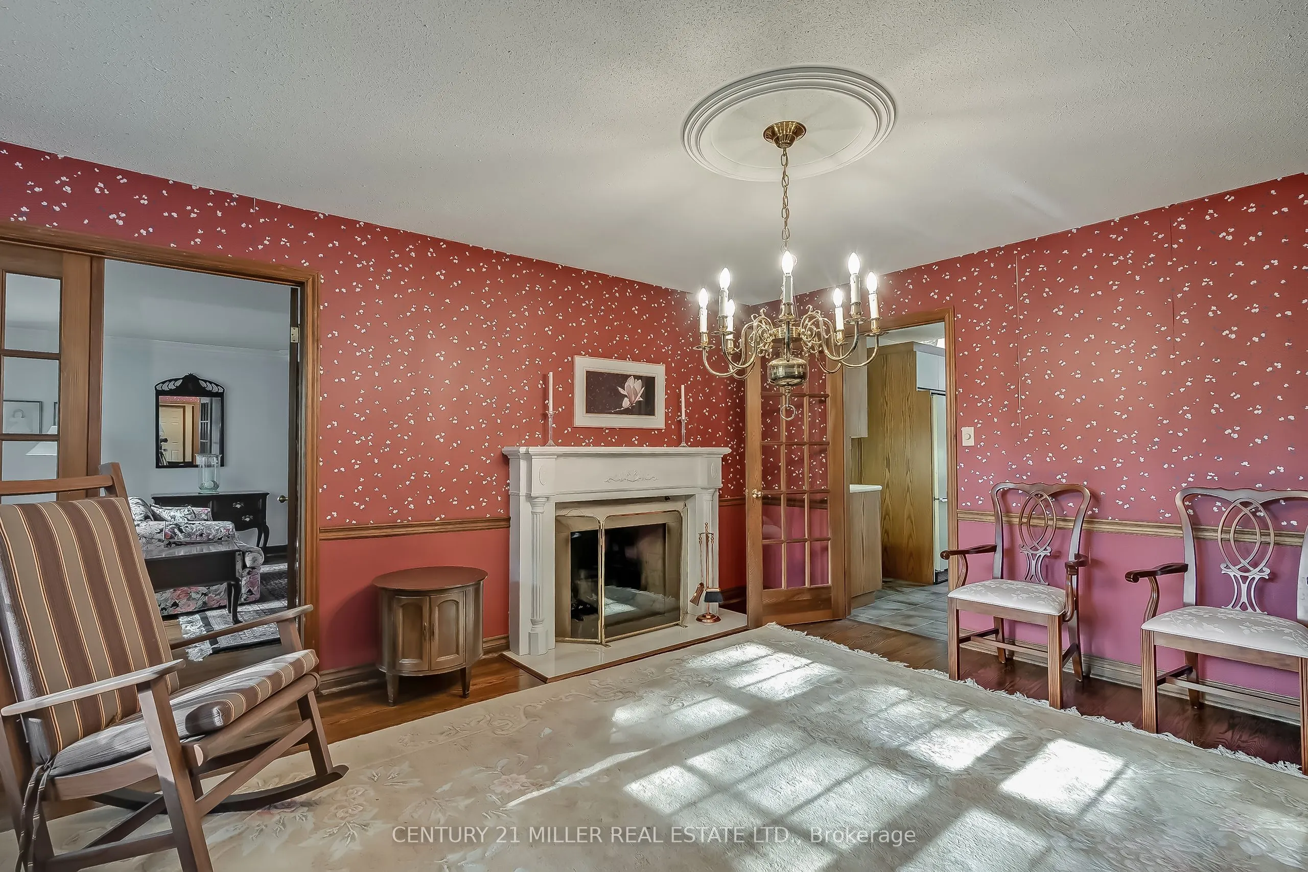 1296 Cumnock Crescent