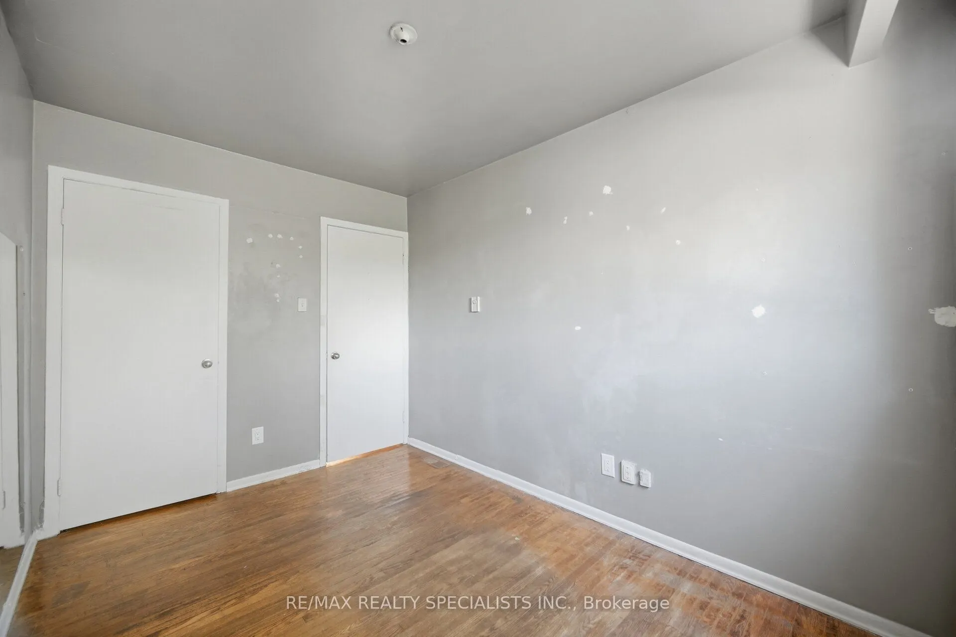 1169 Lakeshore Road E