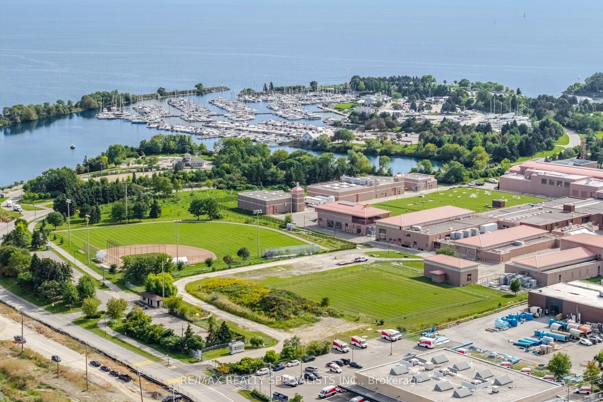 1169 Lakeshore Road E