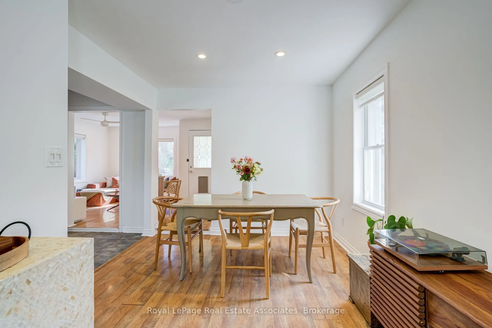 889 Third Street