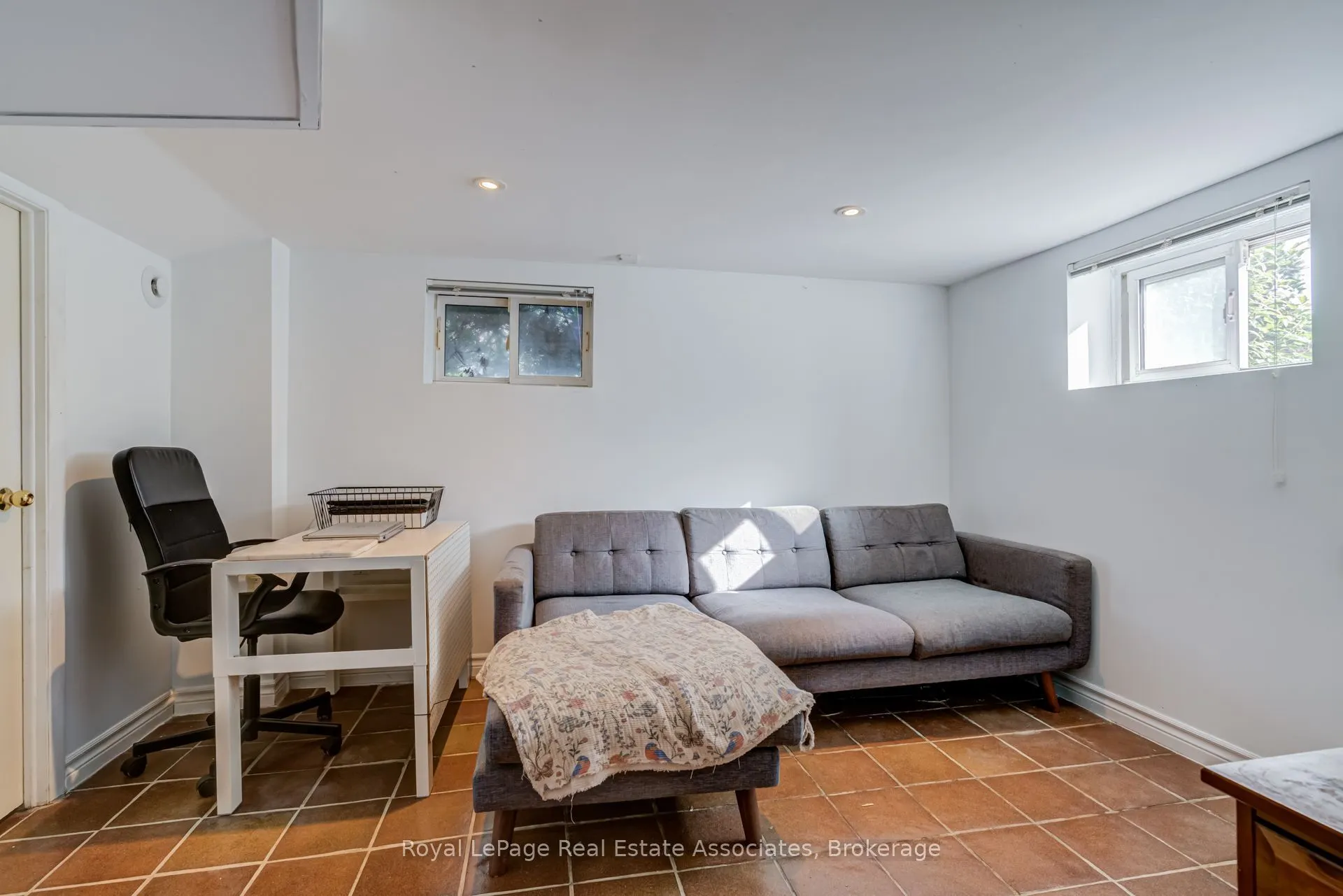 889 Third Street