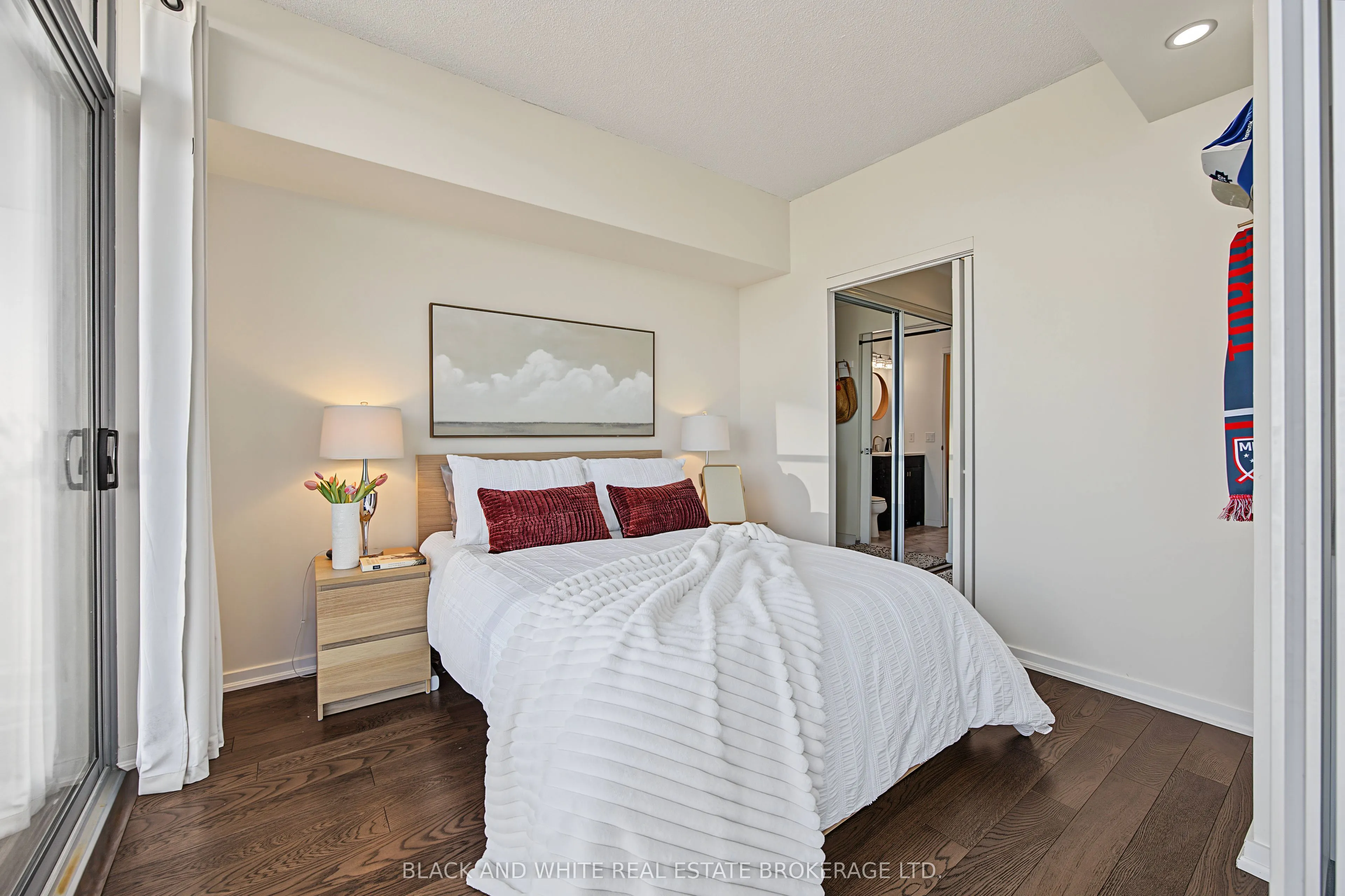 103 The Queensway Avenue #2315
