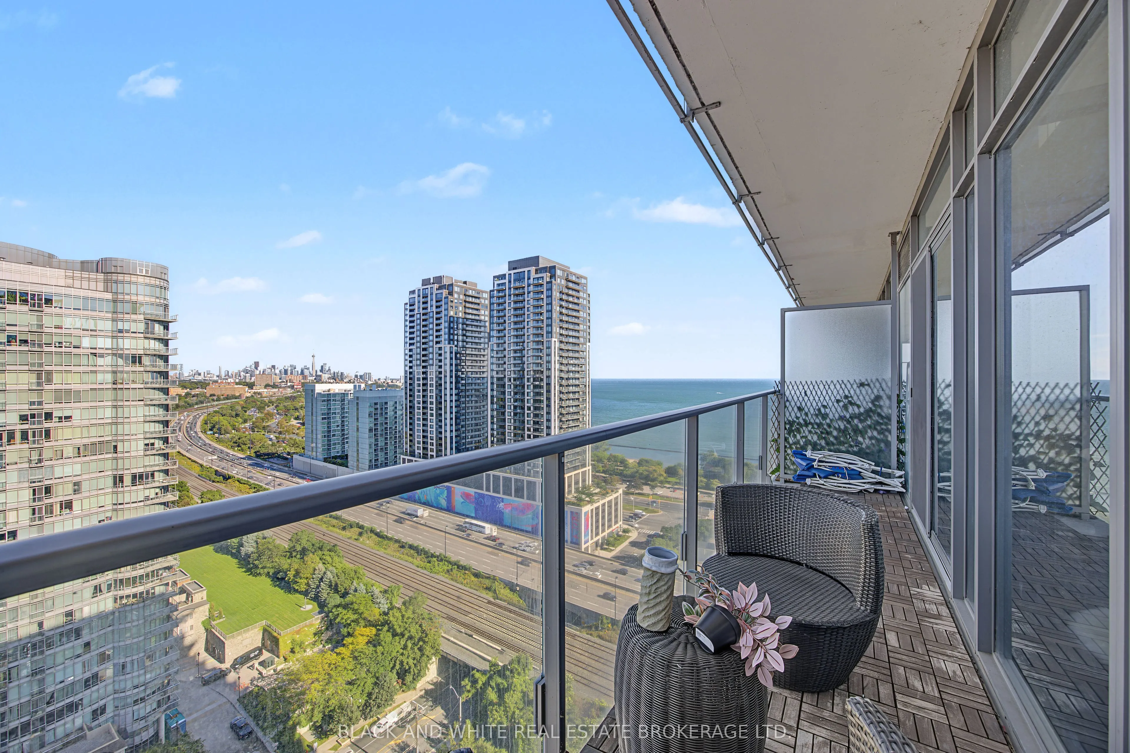 103 The Queensway Avenue #2315