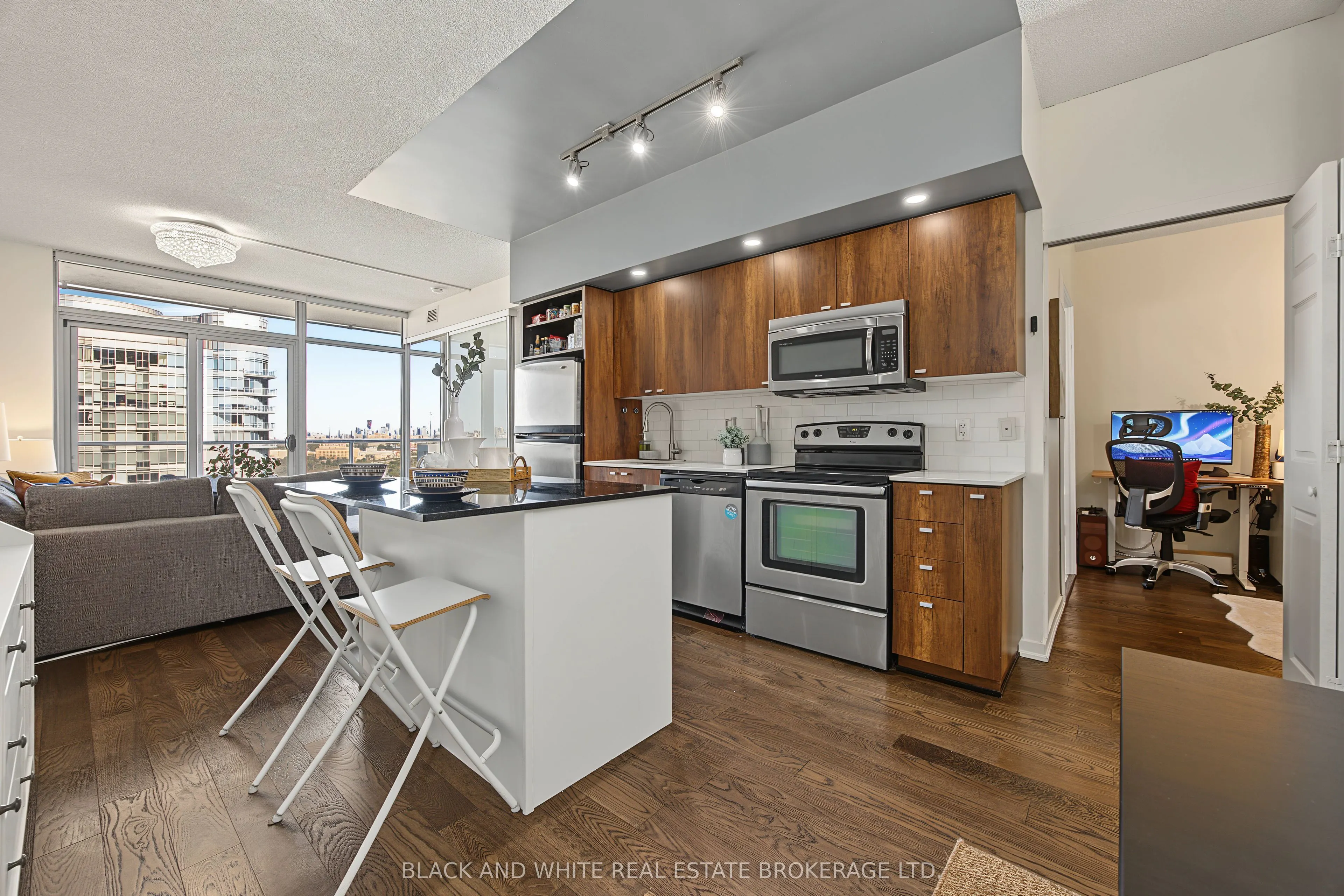 103 The Queensway Avenue #2315