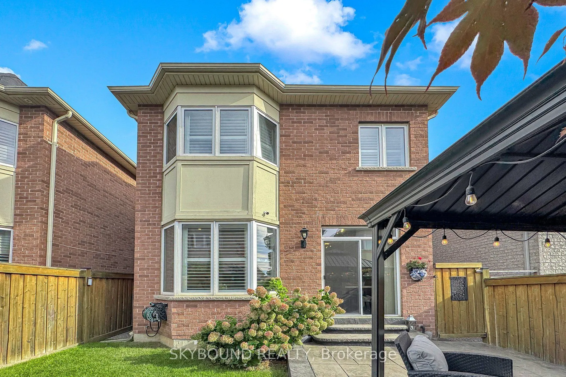 1455 Haws Crescent