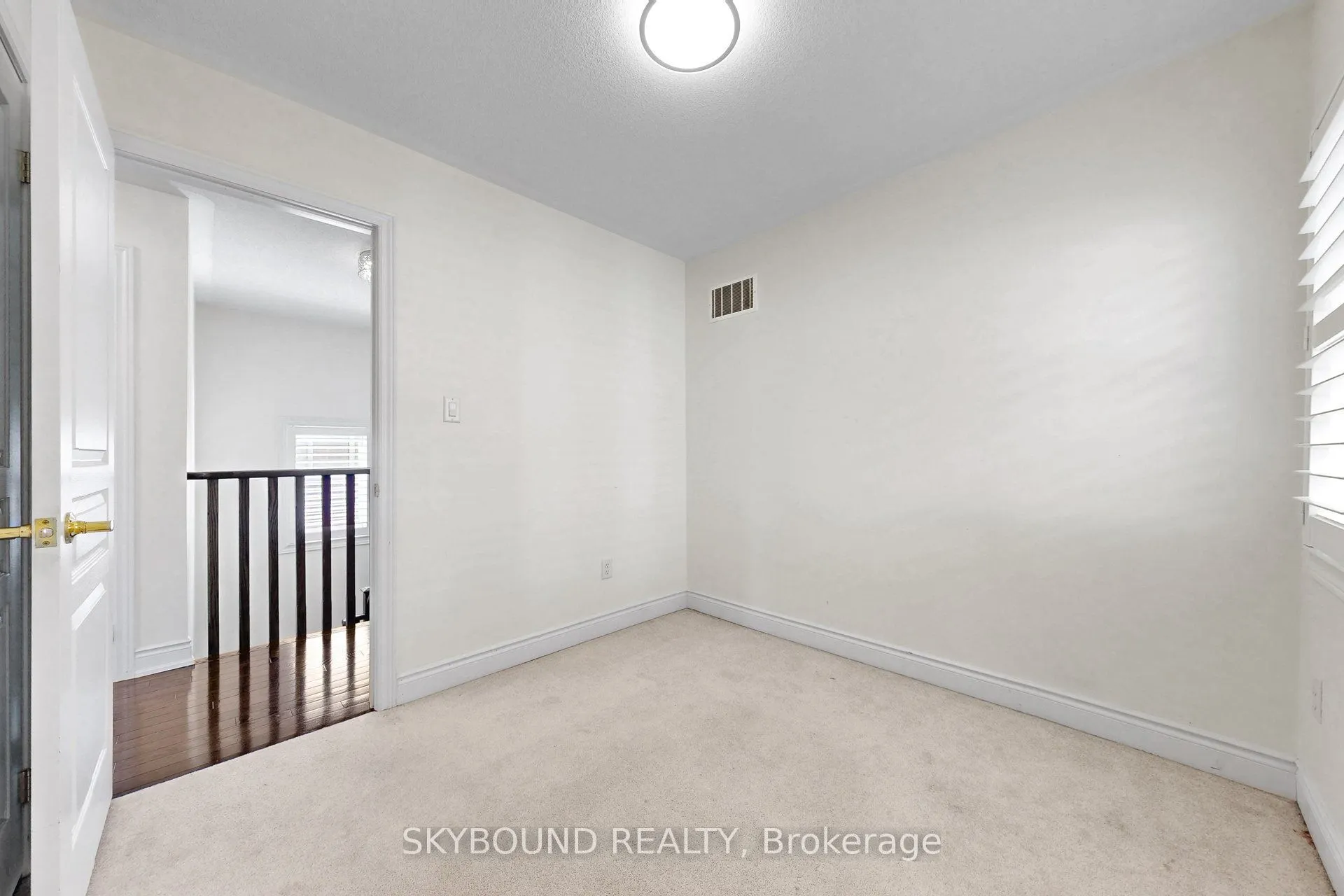 1455 Haws Crescent