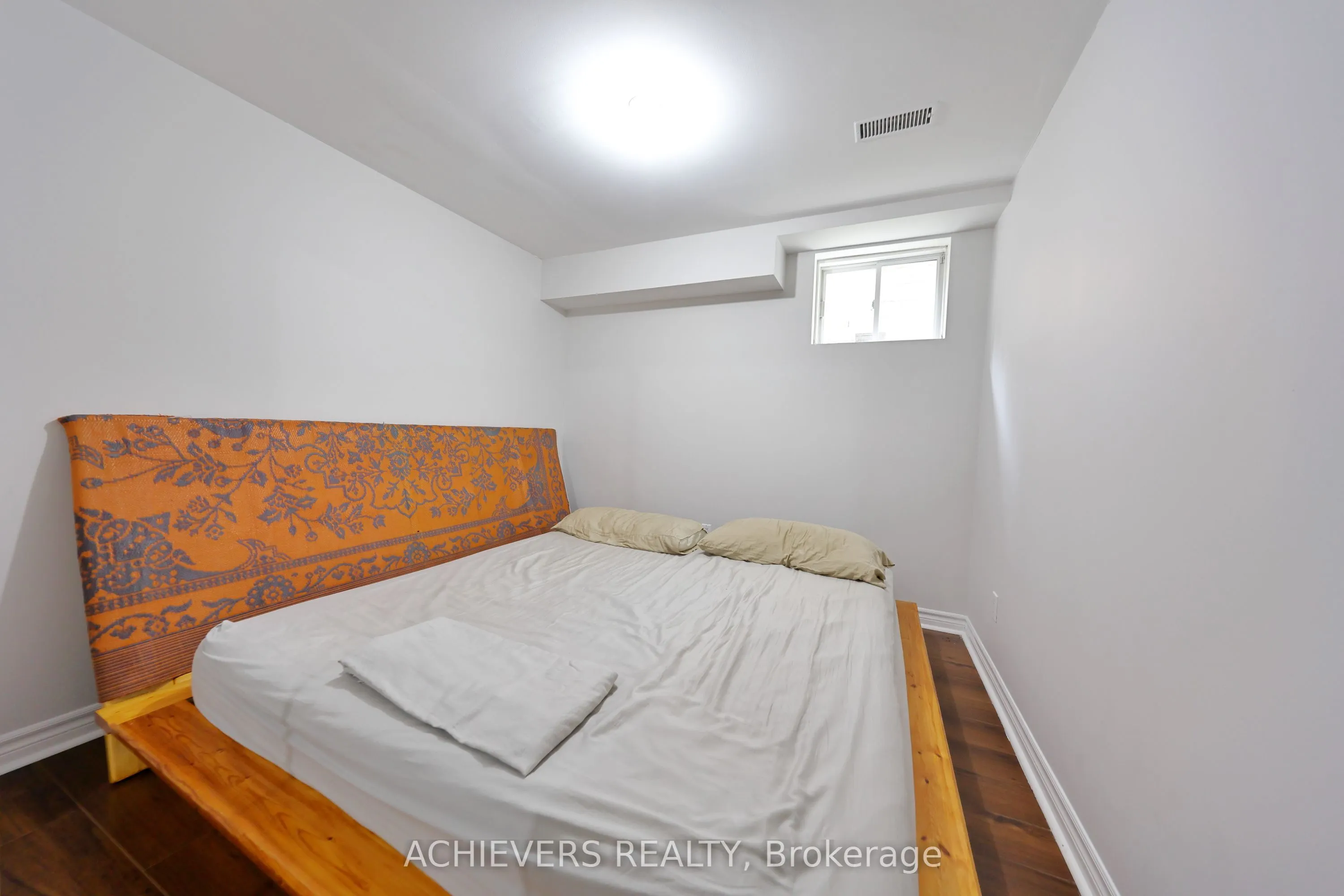 62 Sir Jacobs Crescent