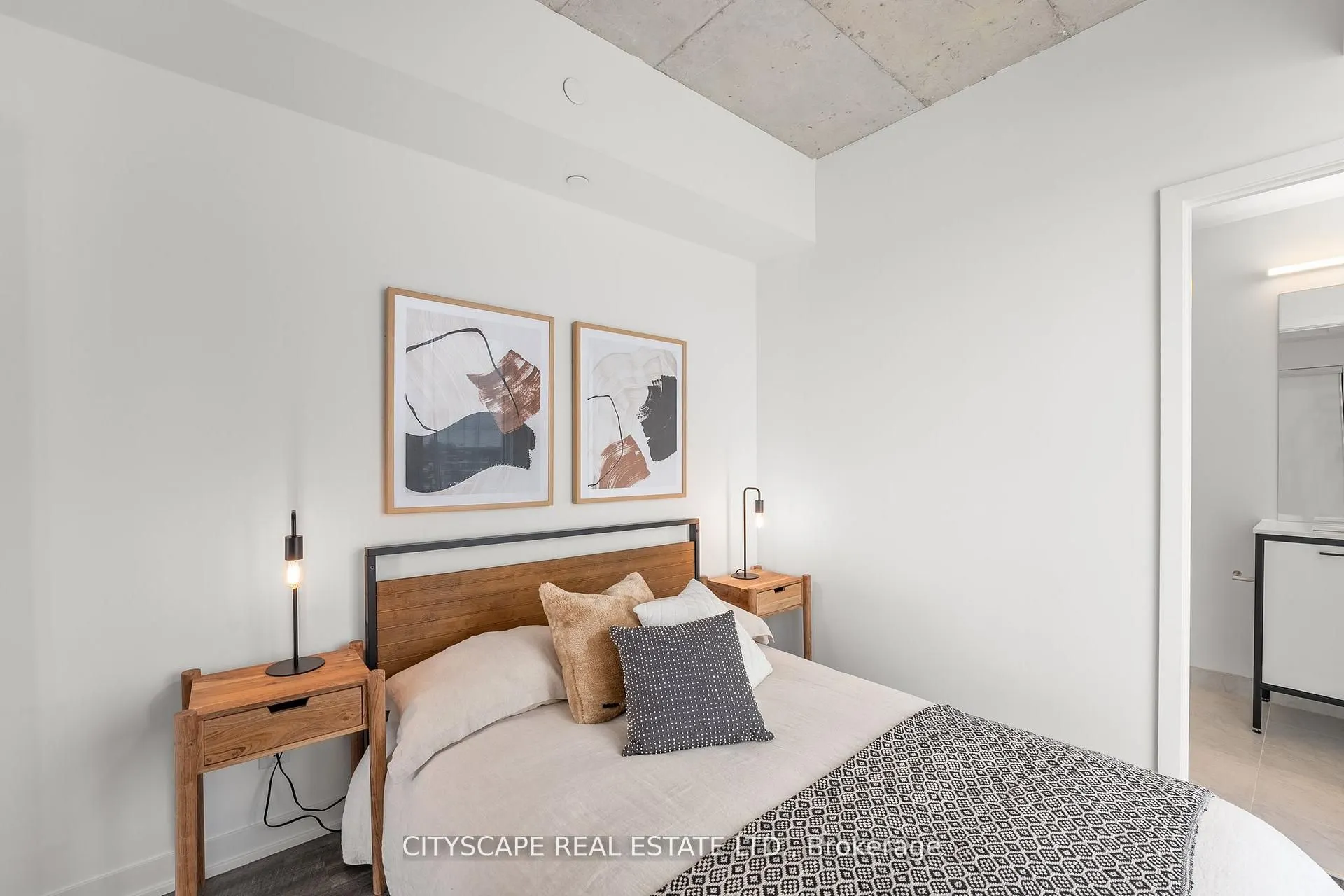 1808 St. Clair Avenue W #1010