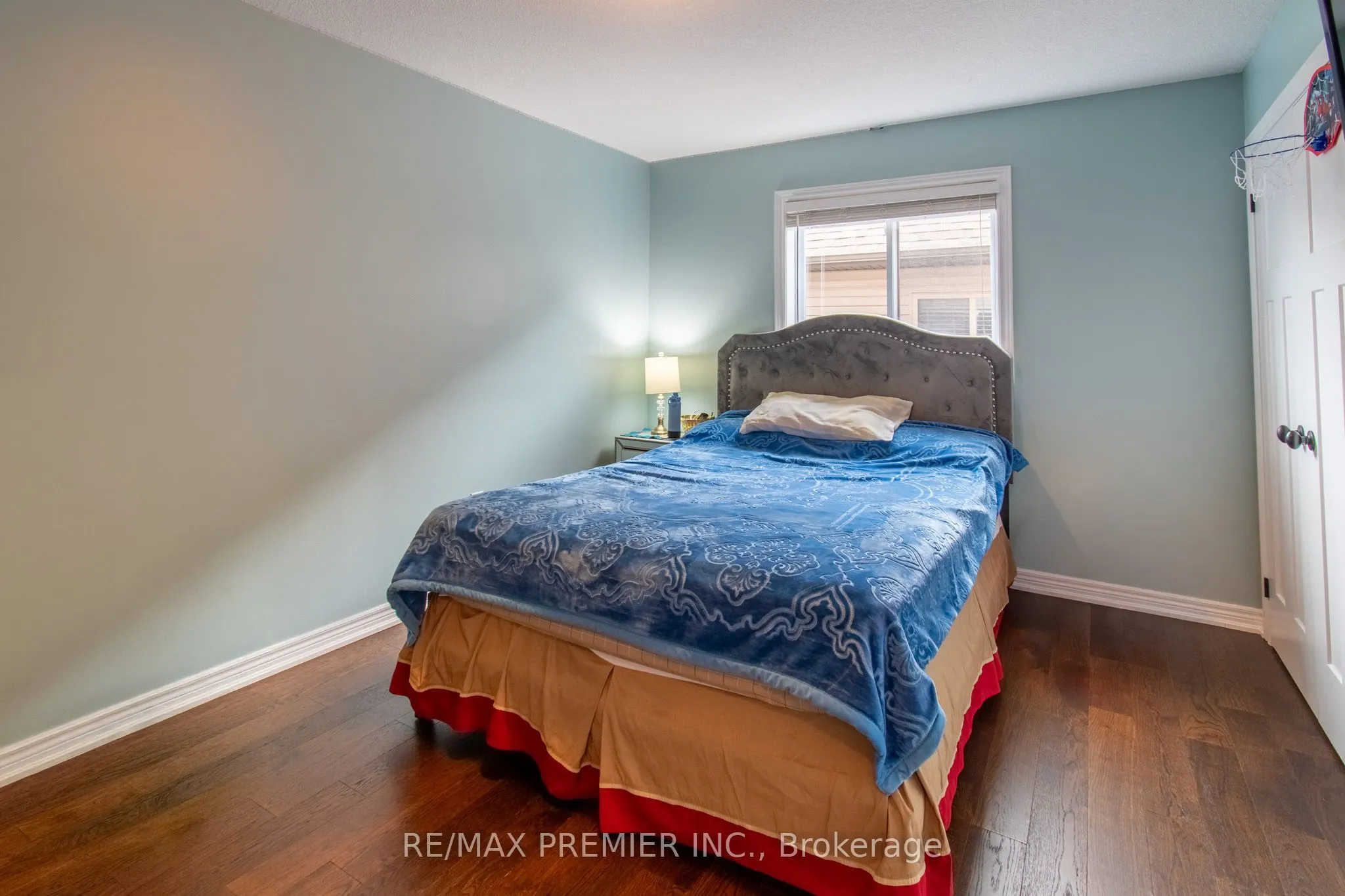 37 Wardlaw Avenue