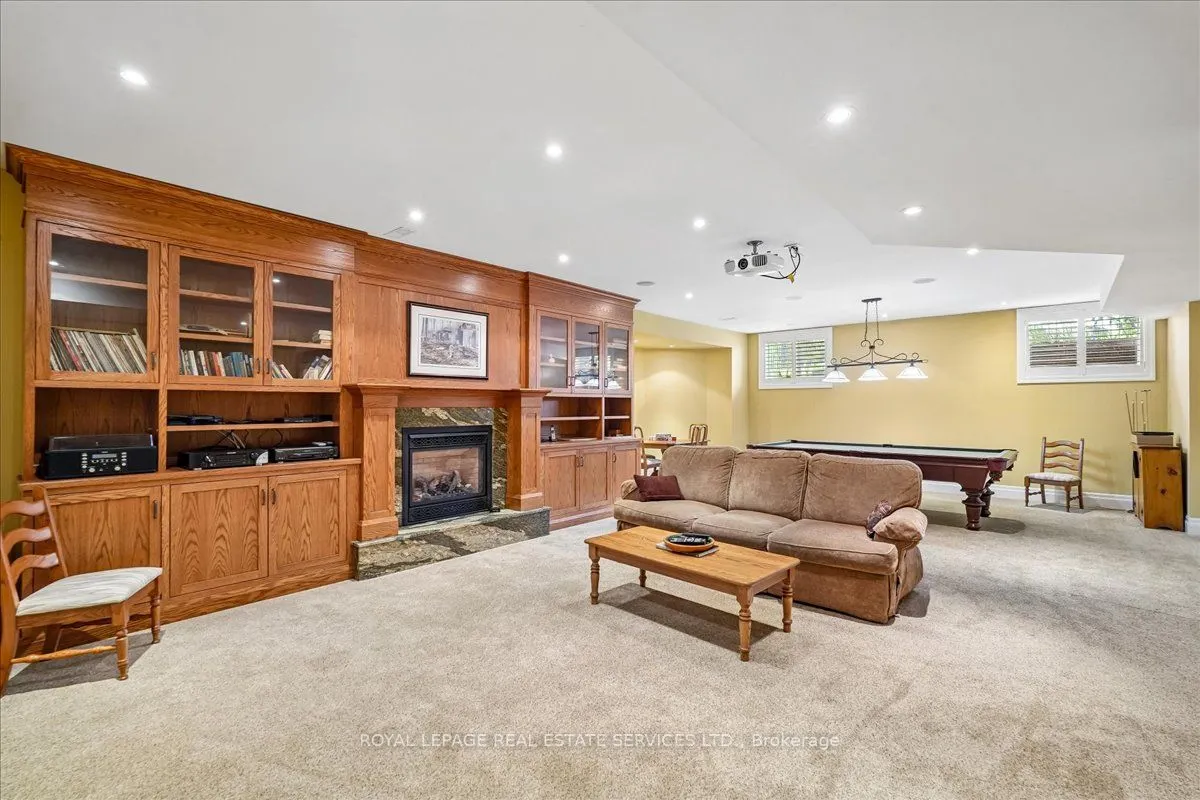 1726 The Pines
