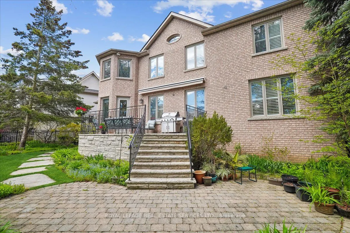 1726 The Pines