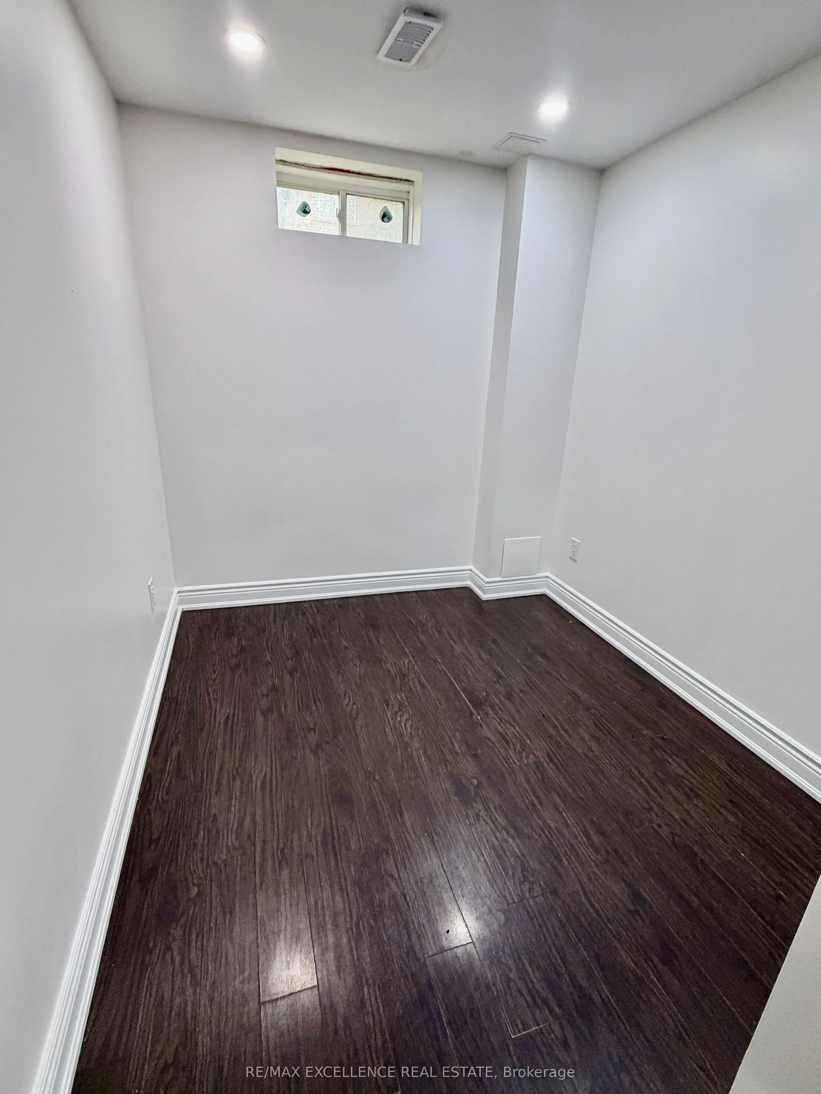 24 Lanark Circle #BSMT