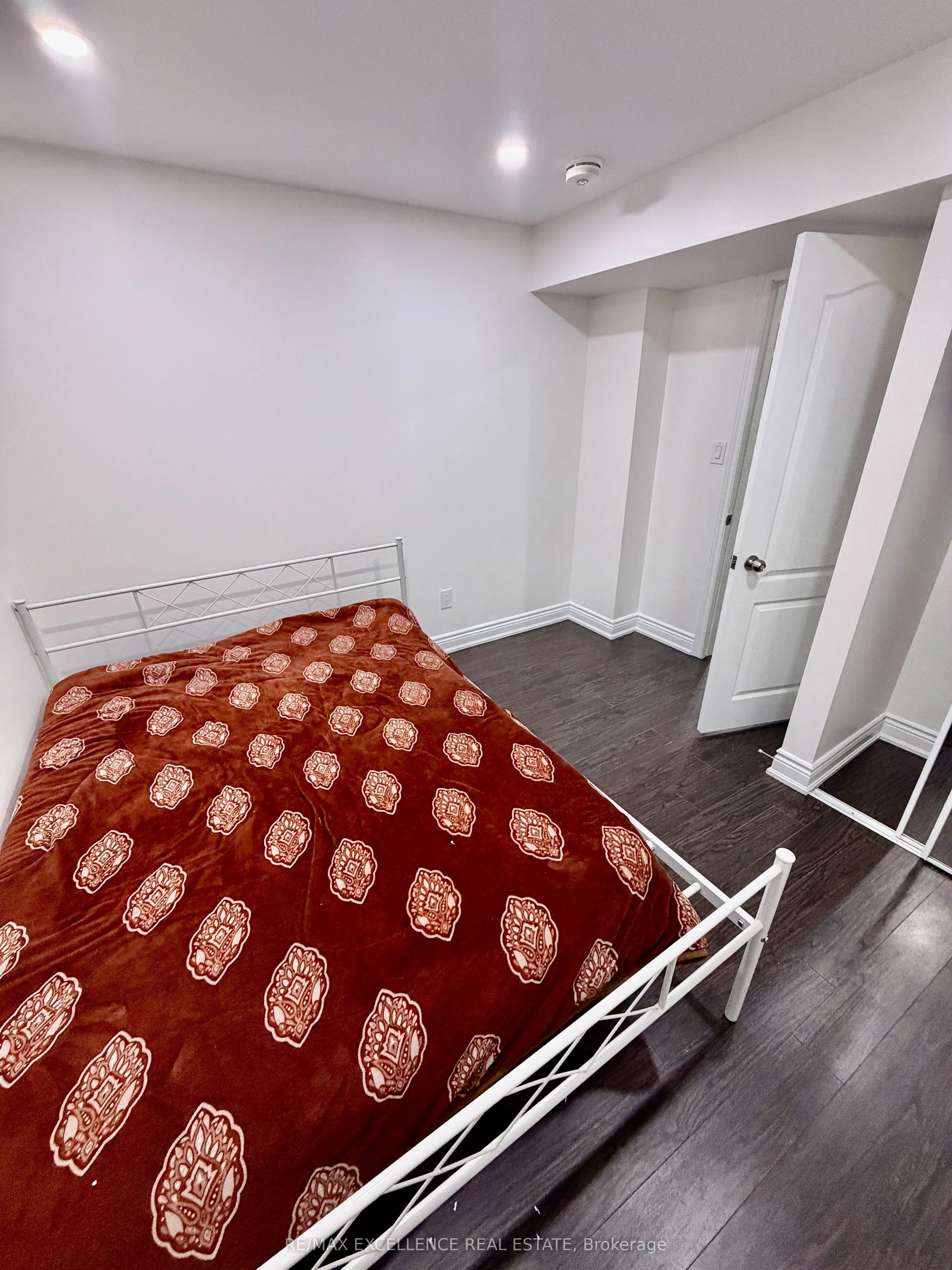 24 Lanark Circle #BSMT