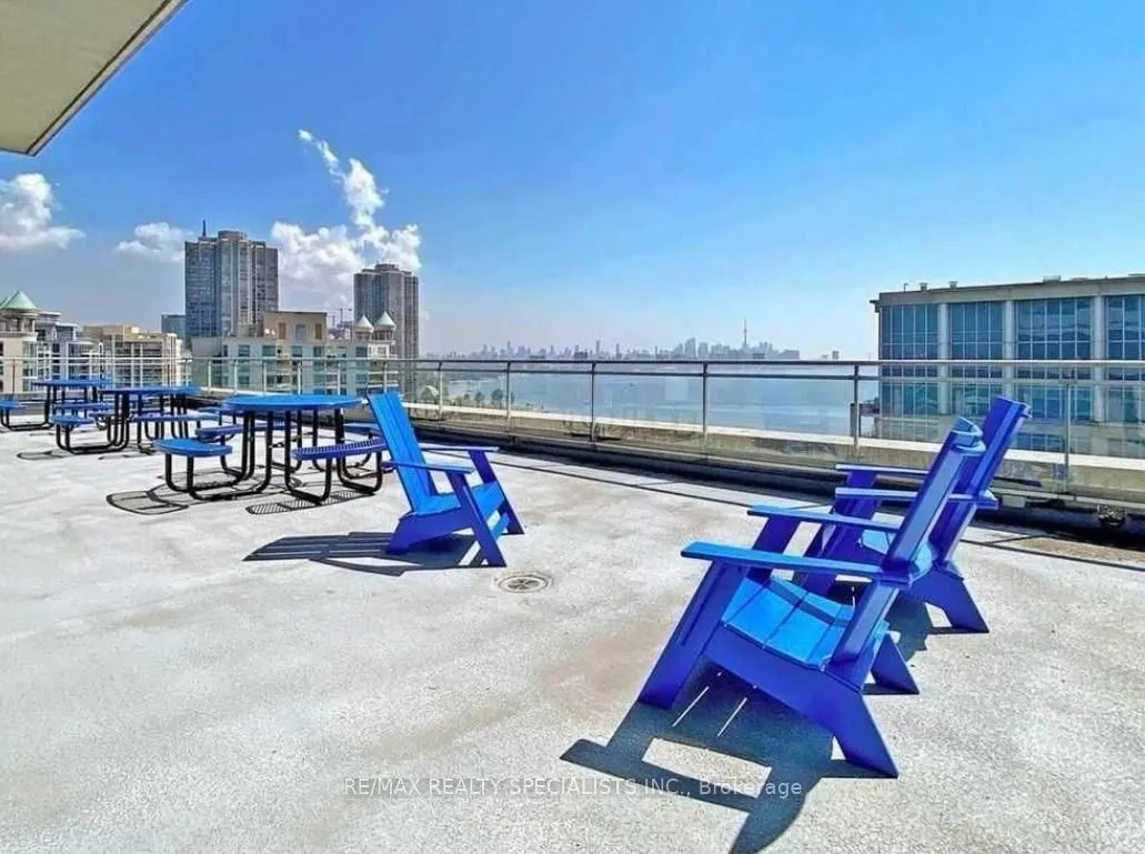 2119 LAKESHORE Boulevard W #901