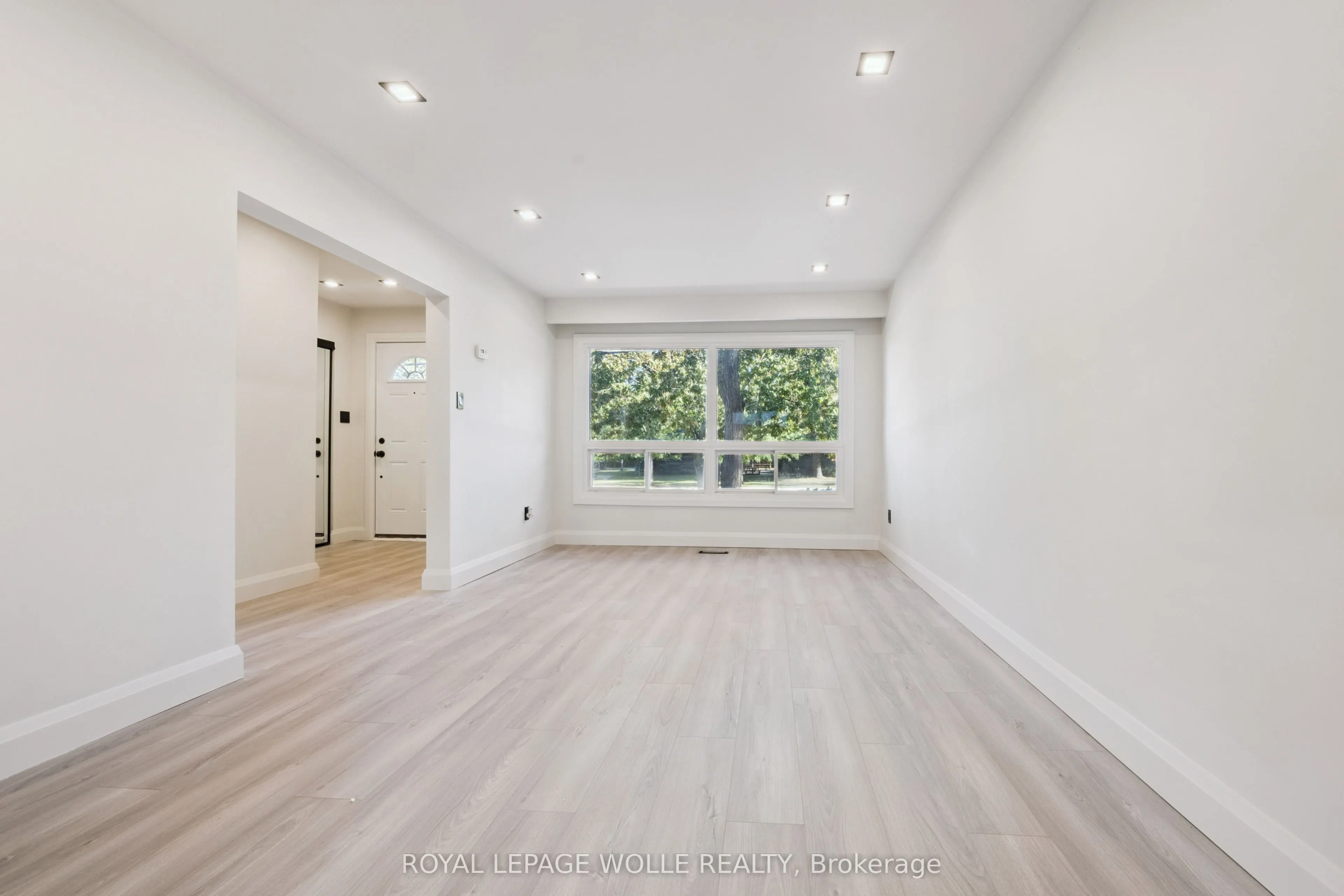 5475 Lakeshore Road #107