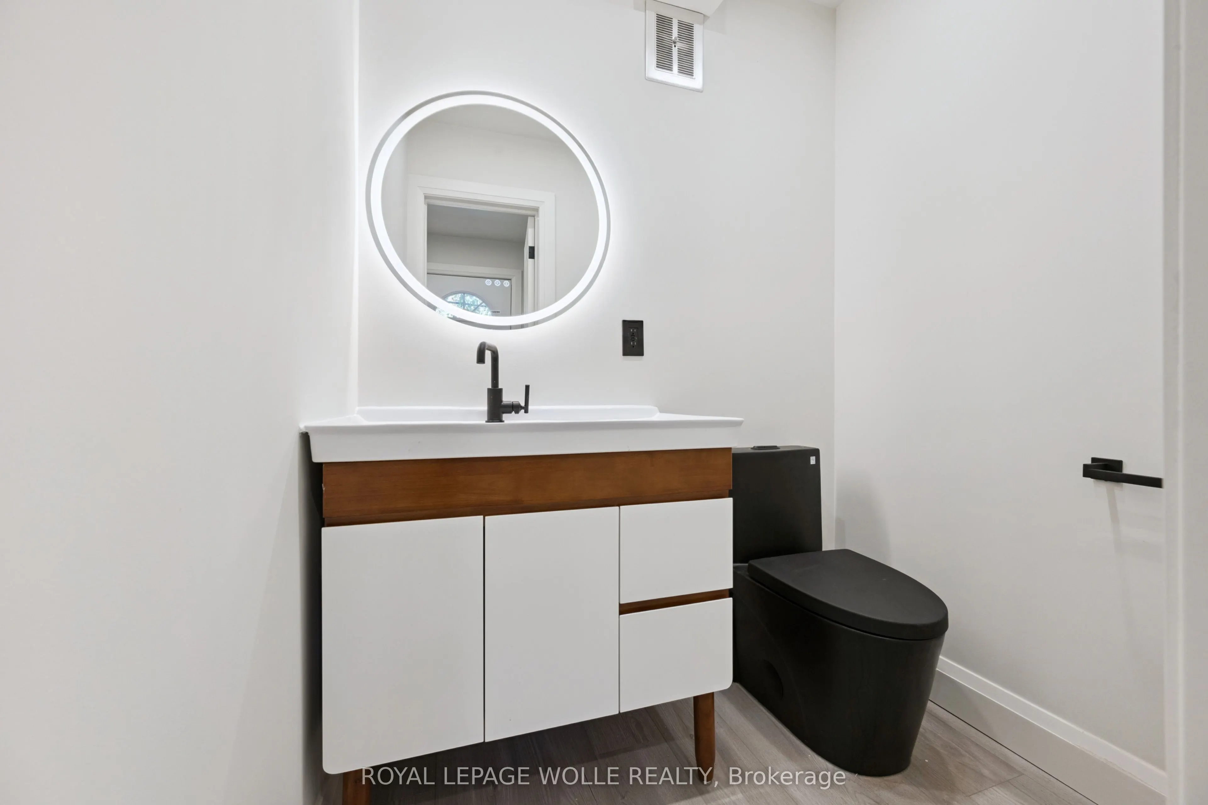 5475 Lakeshore Road #107