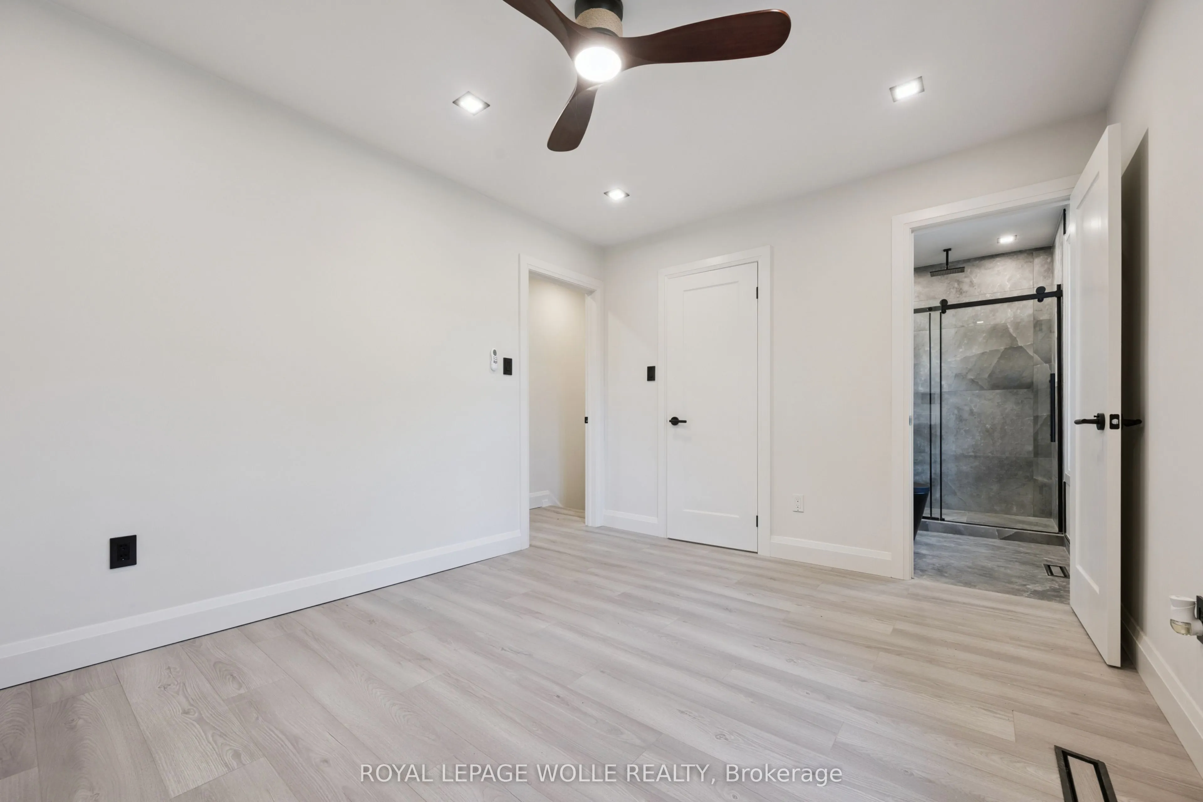 5475 Lakeshore Road #107