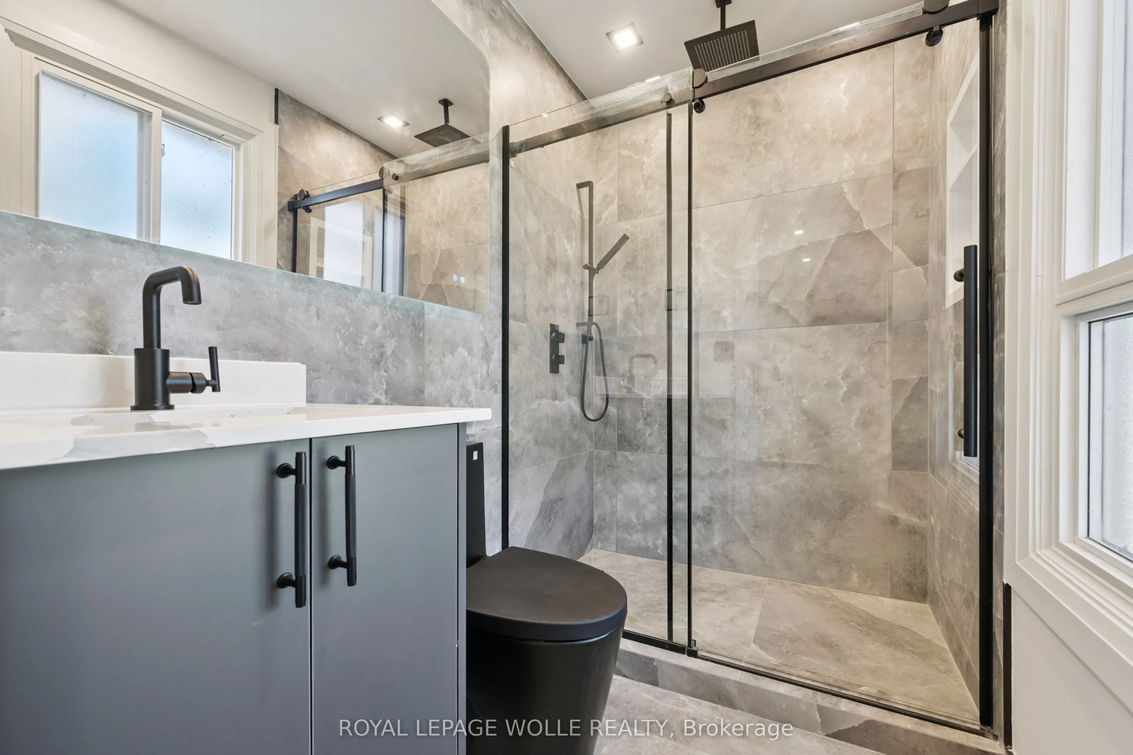 5475 Lakeshore Road #107