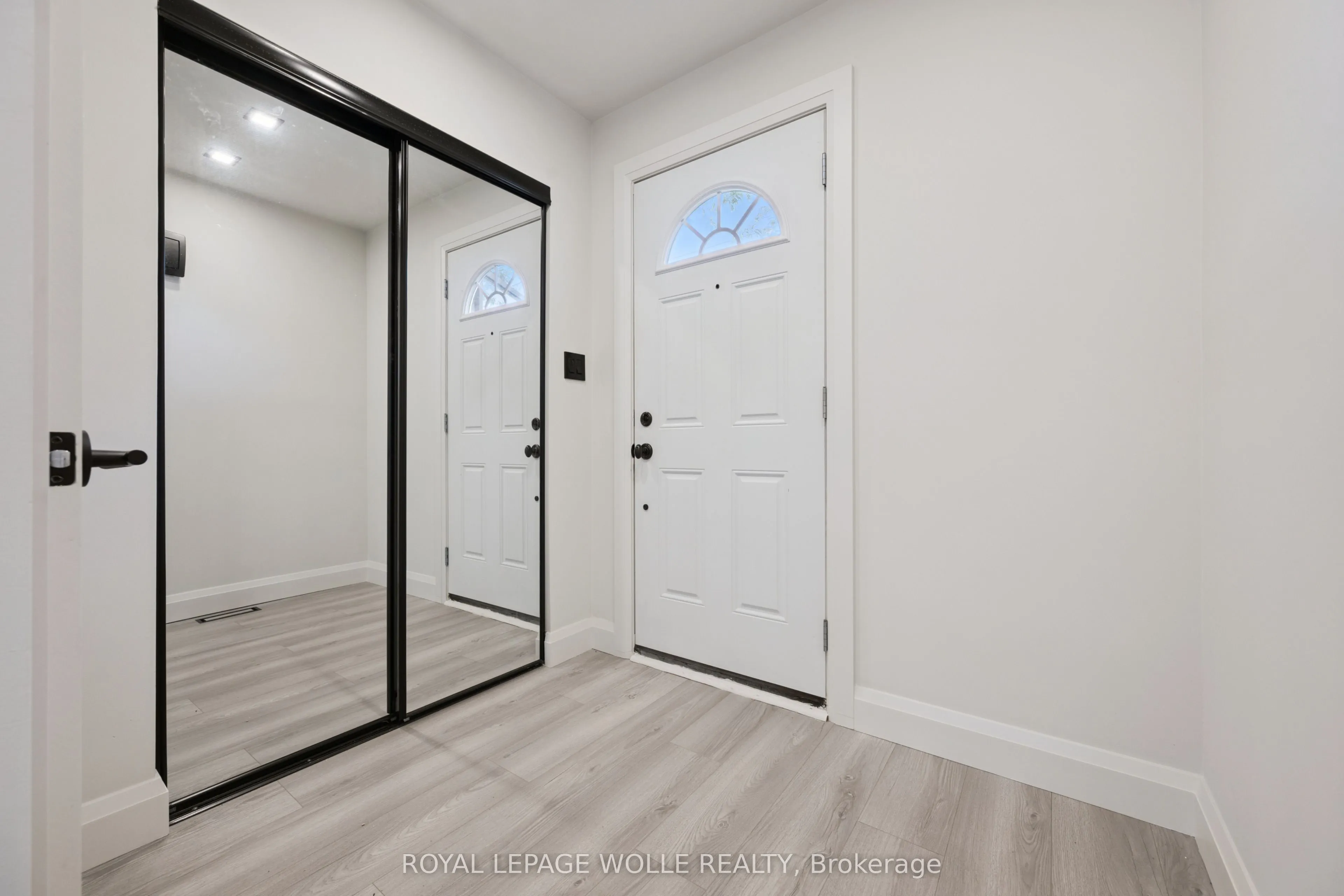 5475 Lakeshore Road #107