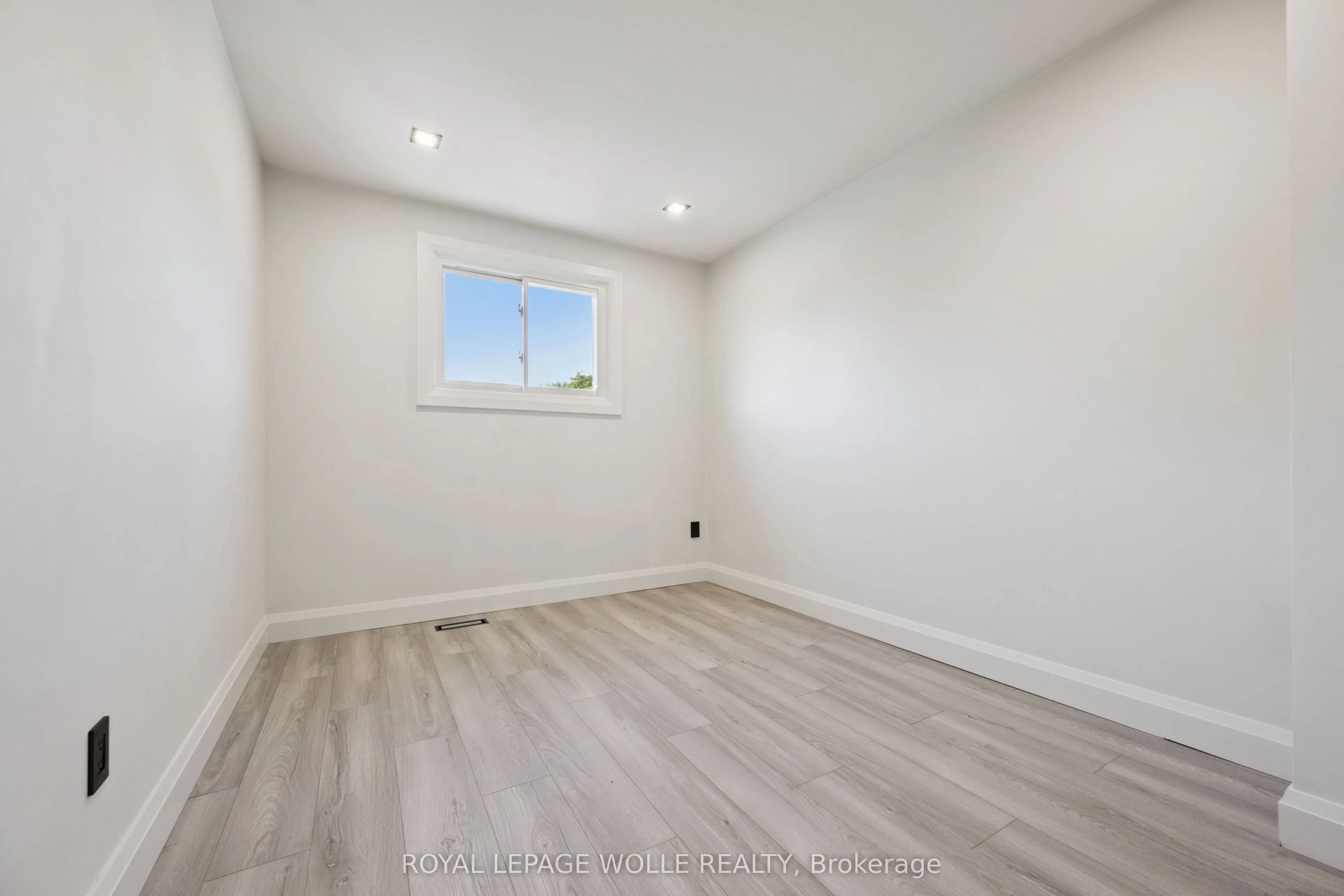 5475 Lakeshore Road #107