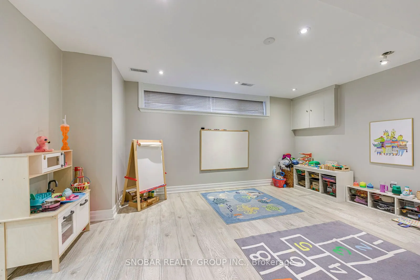 52 Decarie Circle