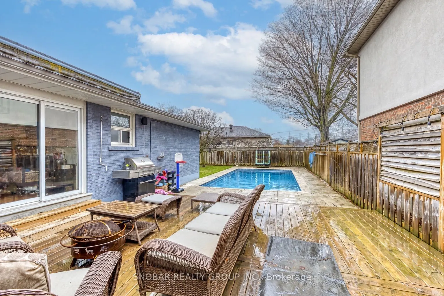 52 Decarie Circle
