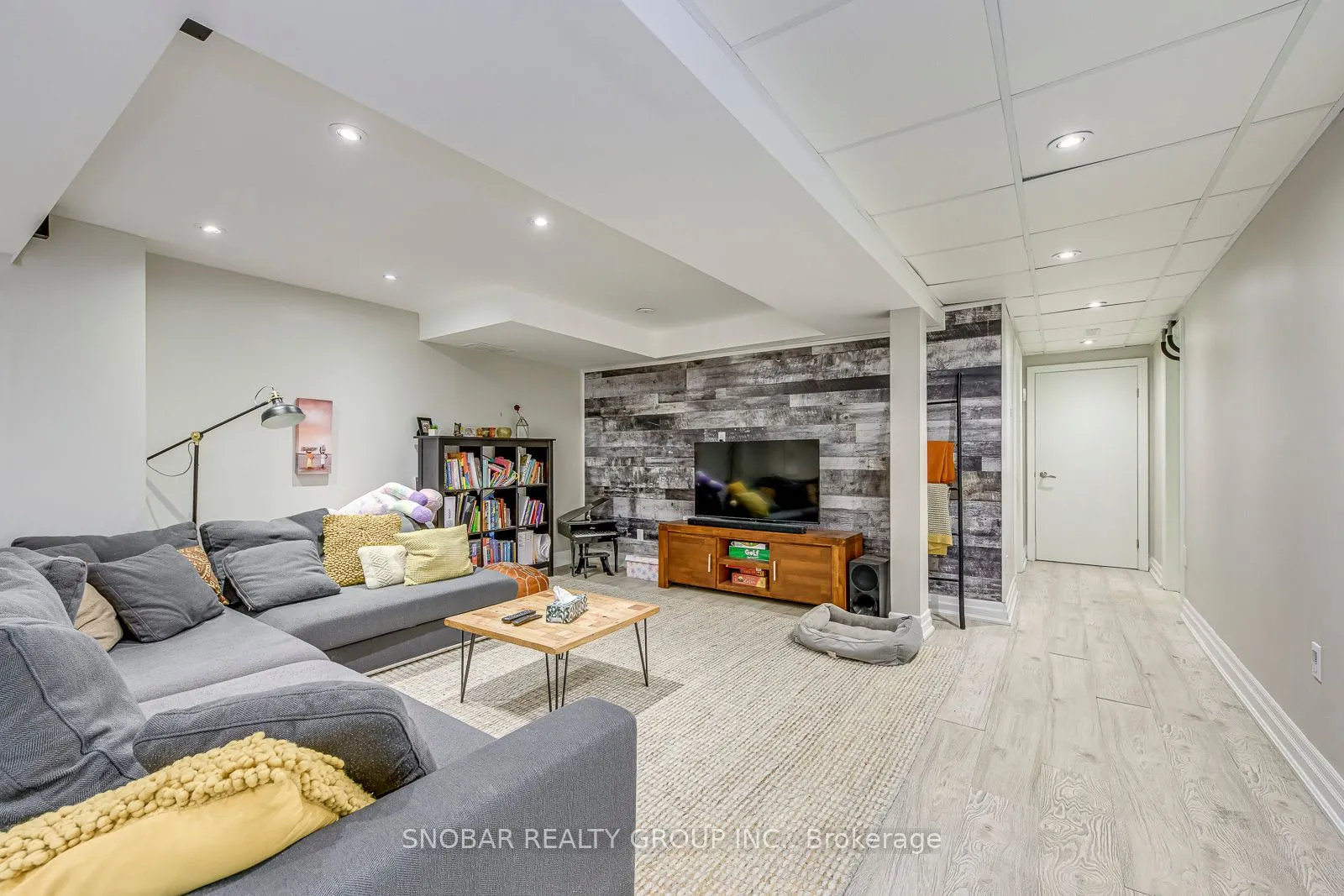 52 Decarie Circle