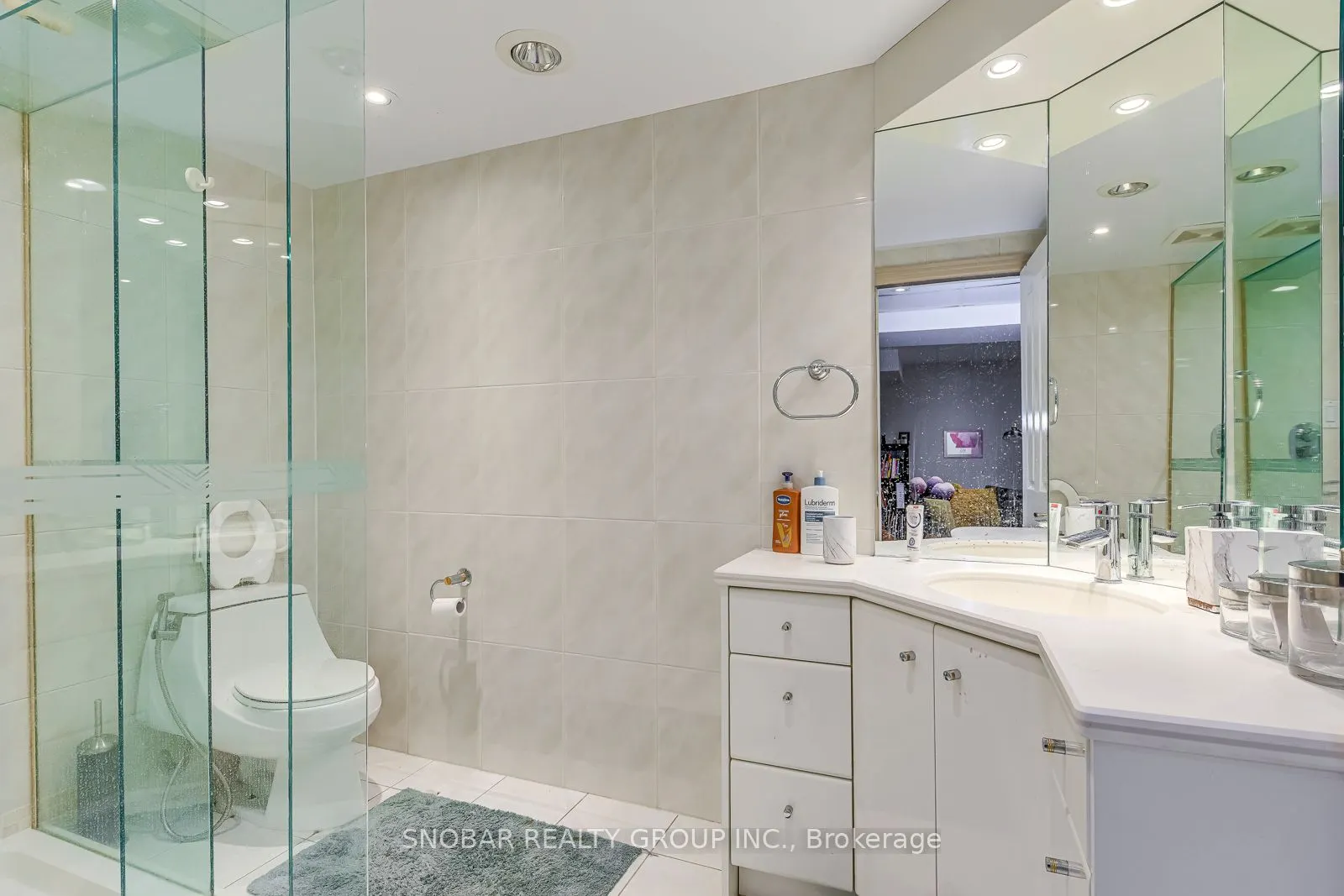 52 Decarie Circle