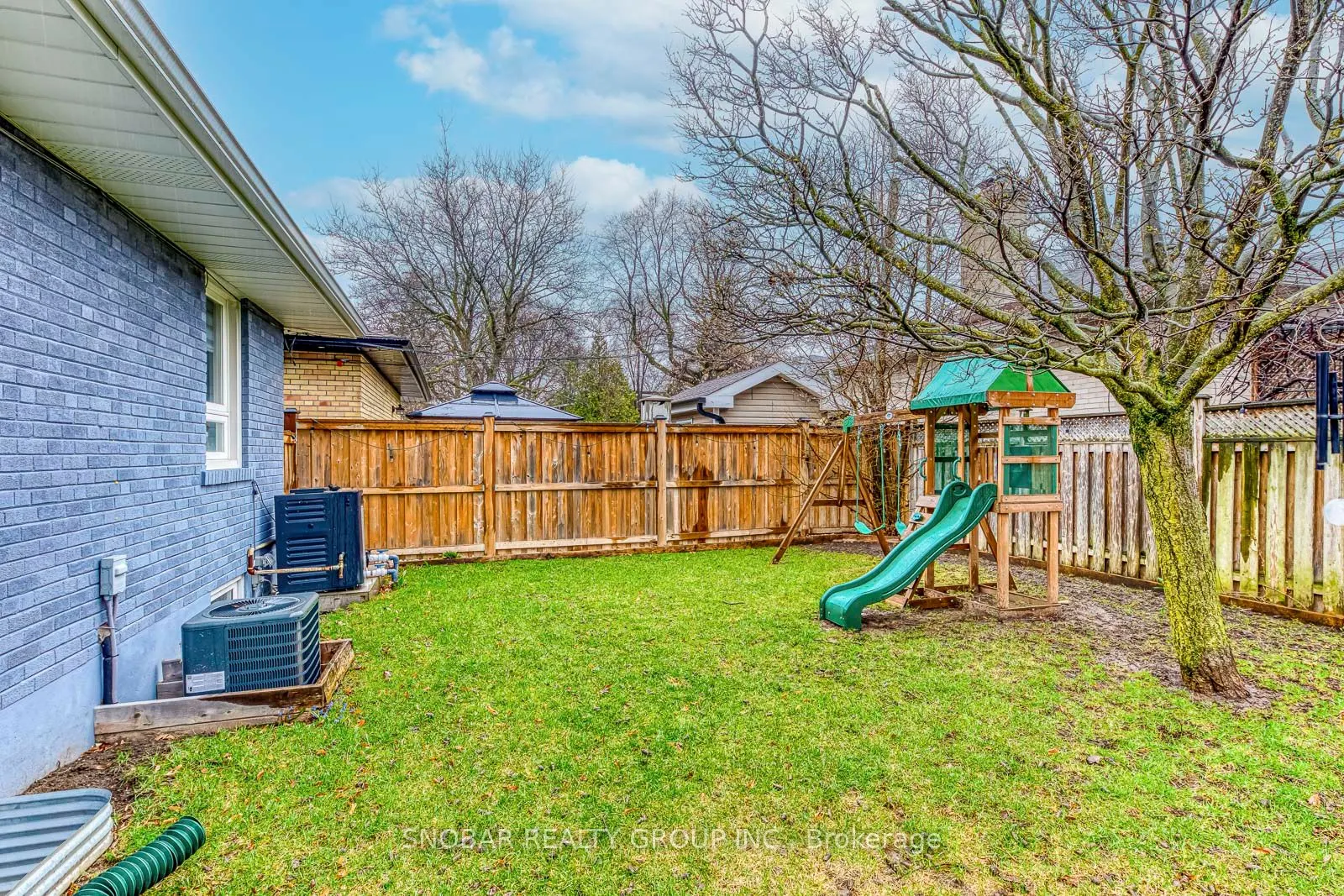52 Decarie Circle