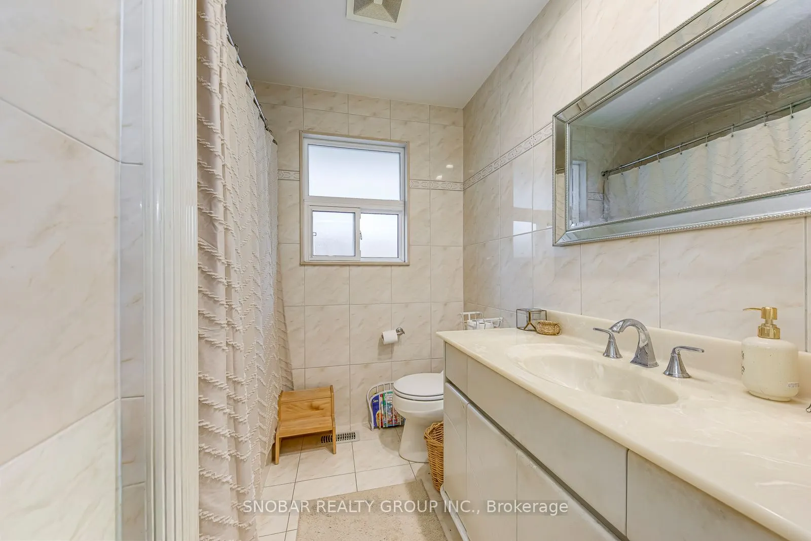 52 Decarie Circle