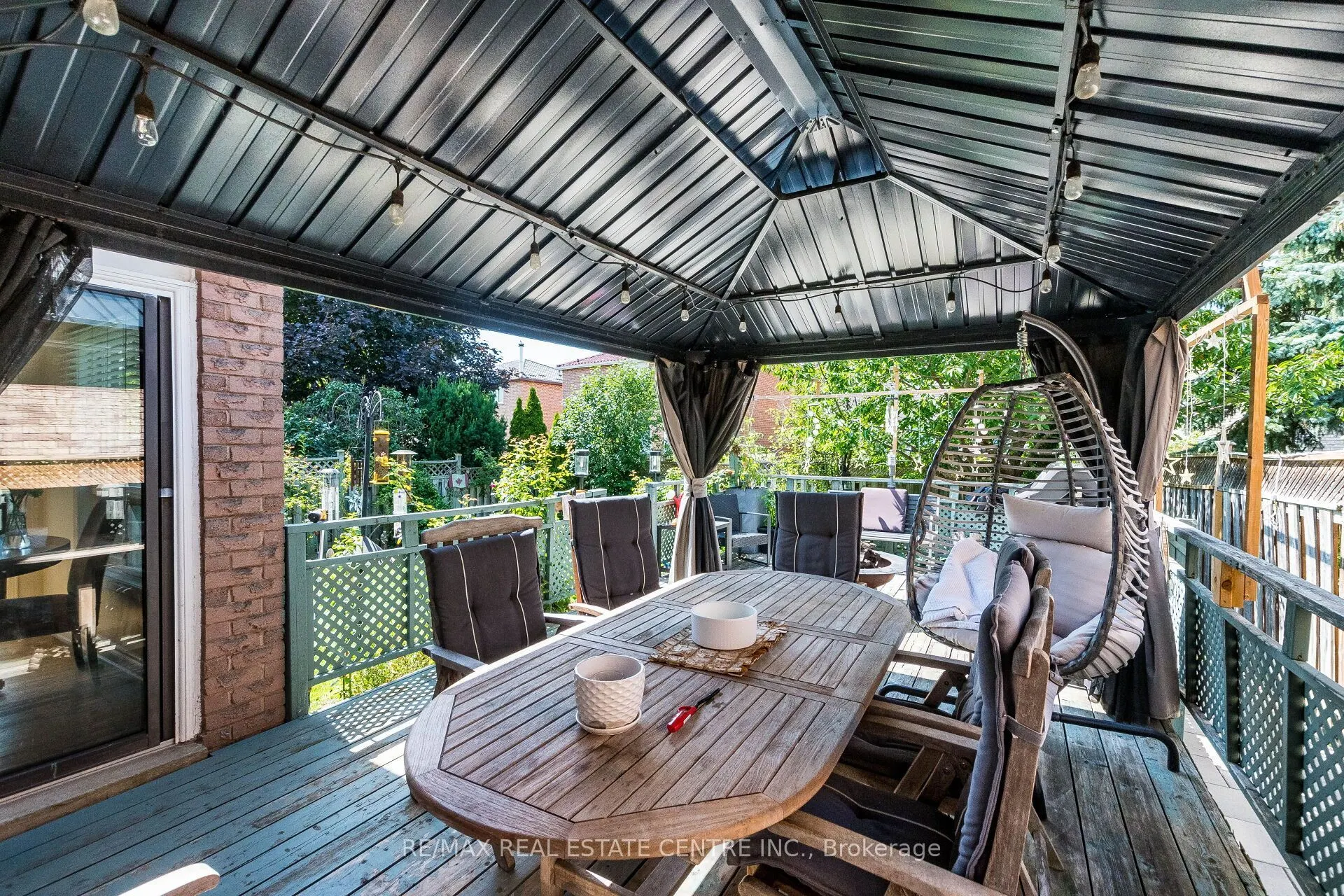 1571 Meadowfield Crescent