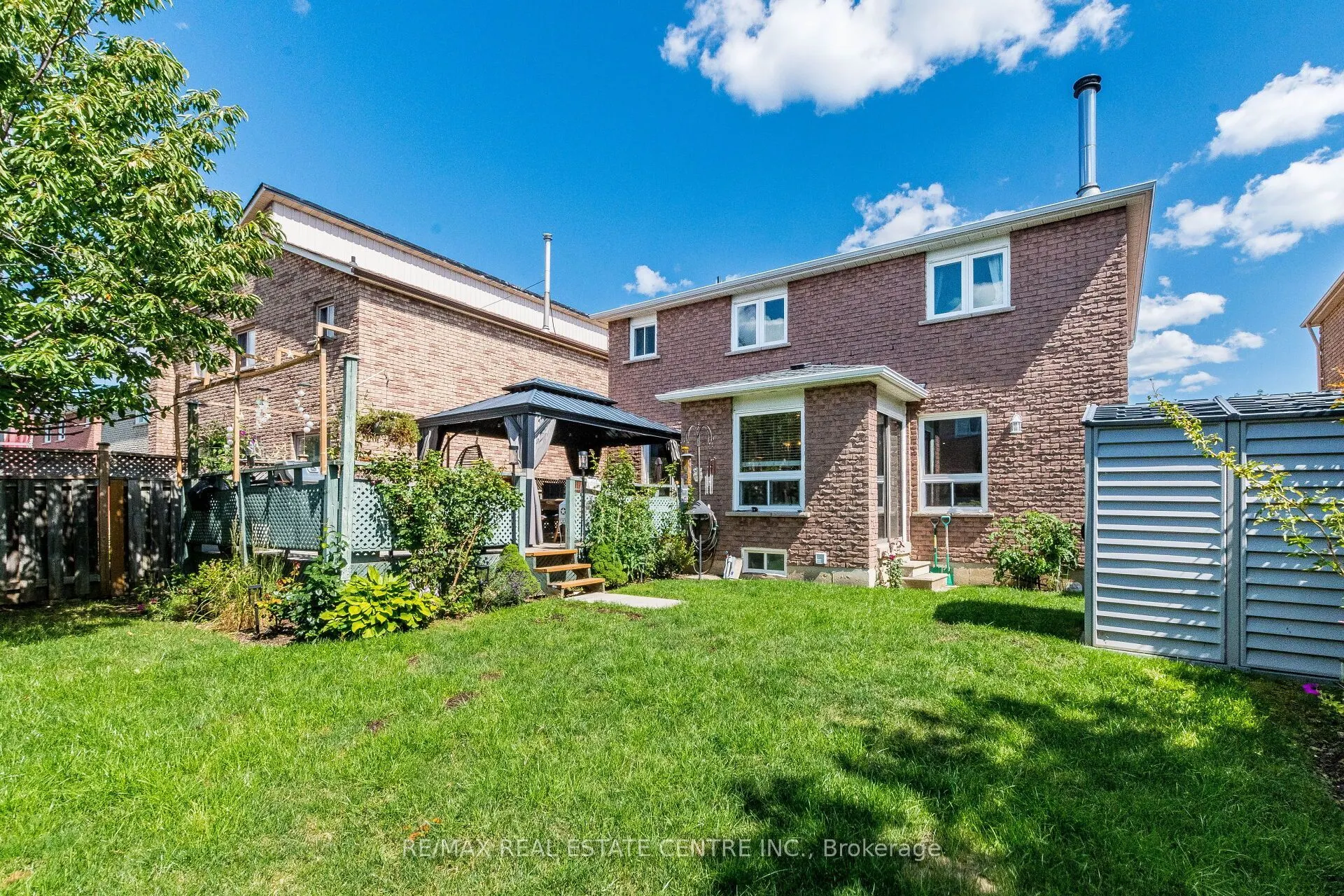 1571 Meadowfield Crescent