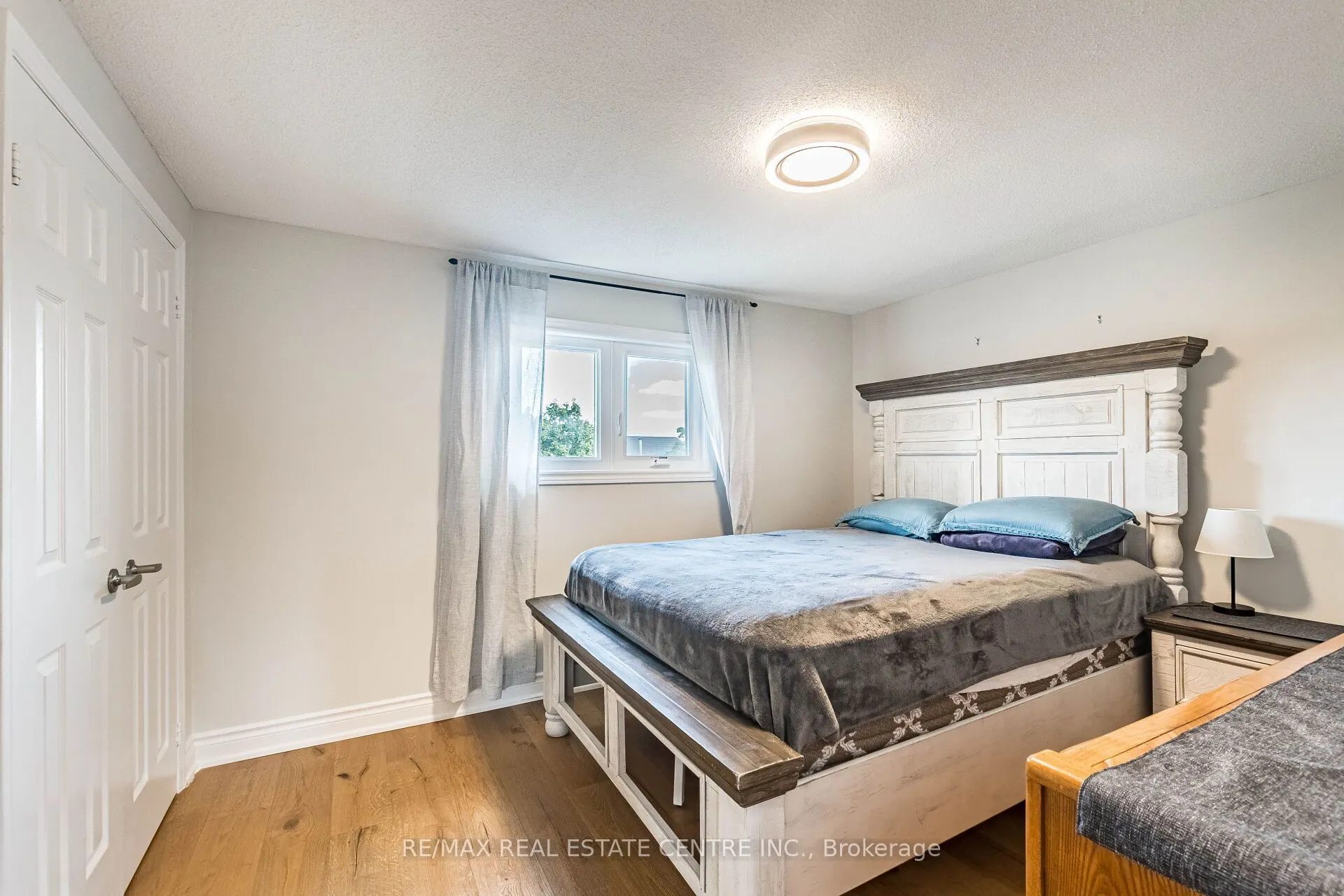 1571 Meadowfield Crescent