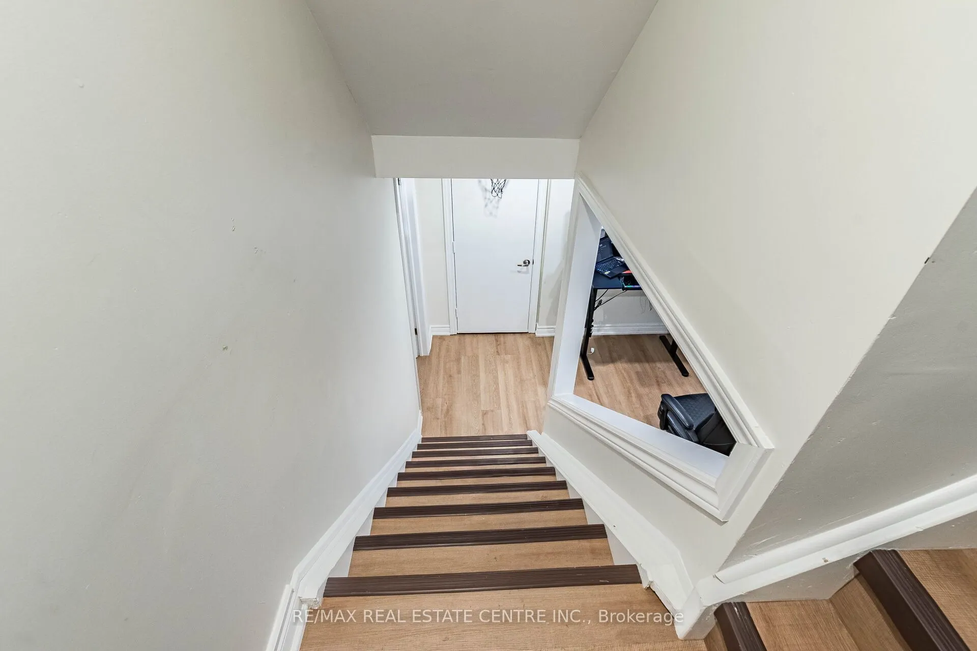 1571 Meadowfield Crescent