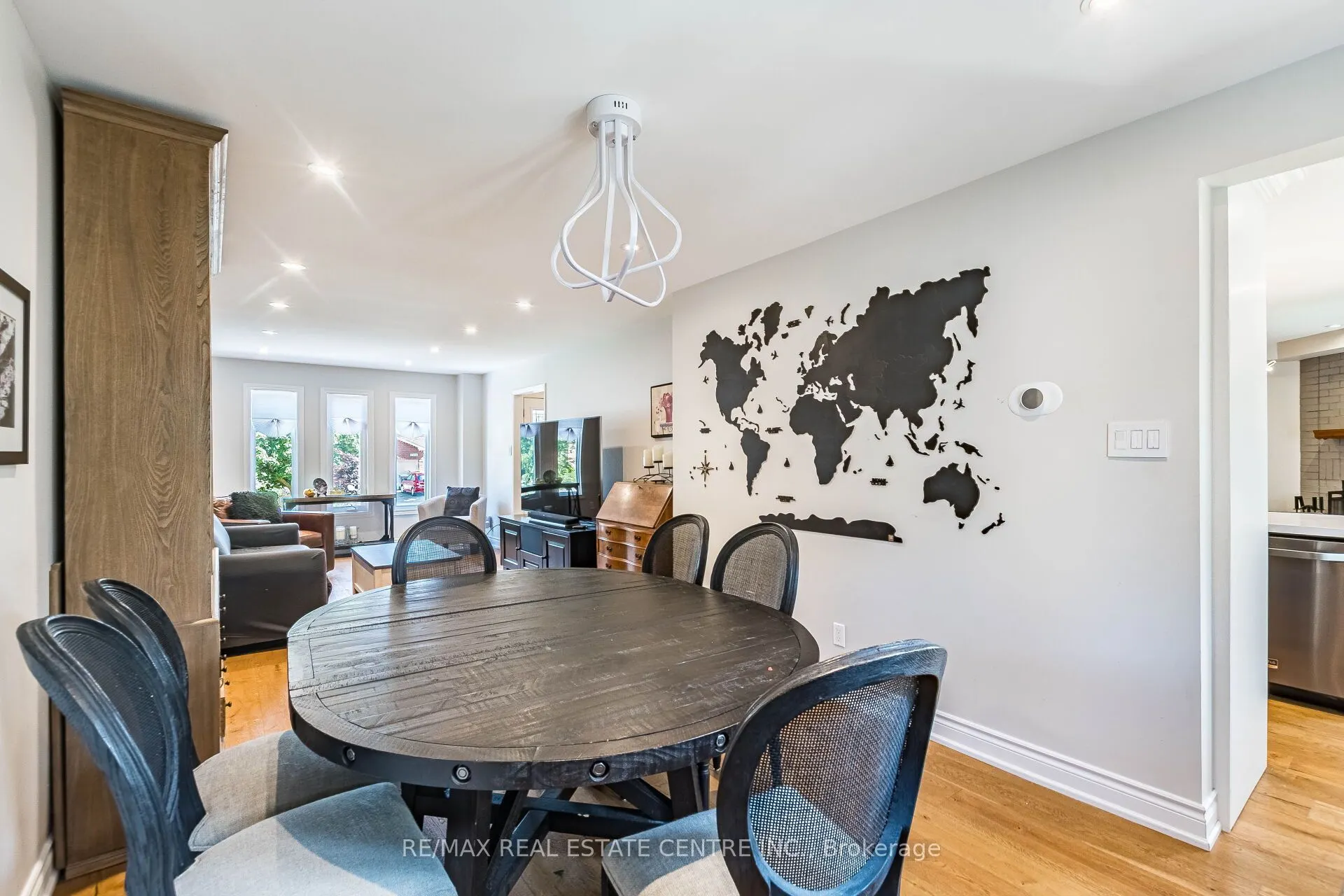 1571 Meadowfield Crescent